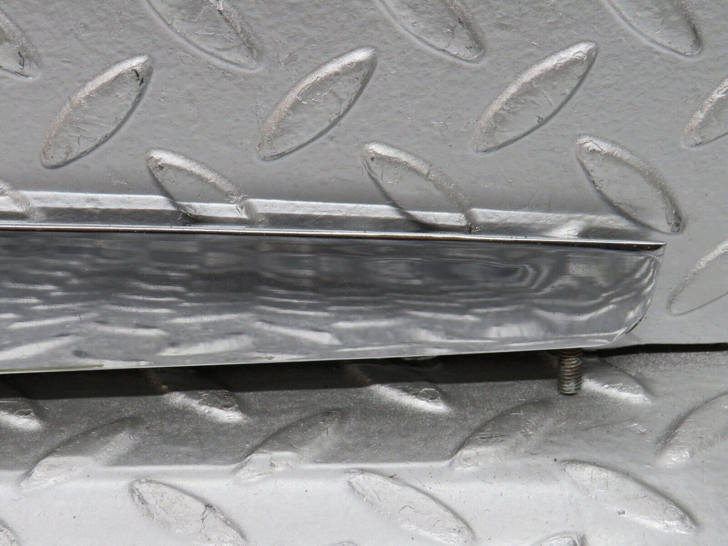 0665 Mercedes-Benz C107 350SLC Coupe Trunk Chrome Handle Moulding Right 1076901480