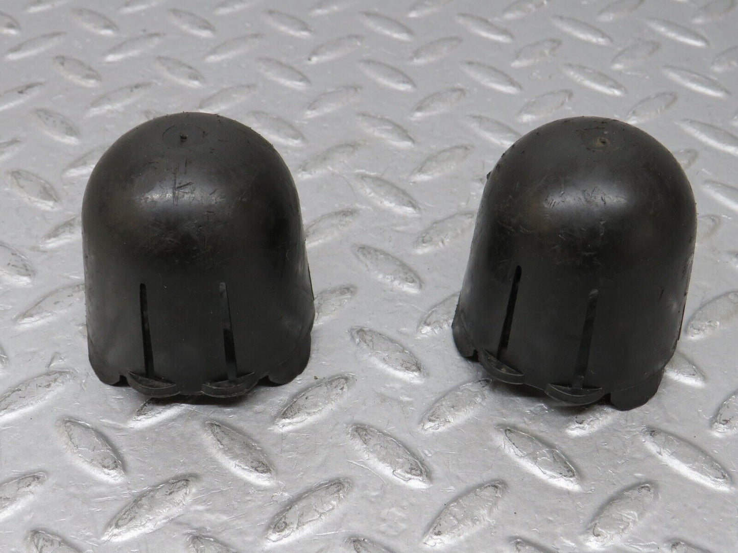 35754 Mercedes-Benz W108 Rear Shock Absorber Top Plastic Cap 2x