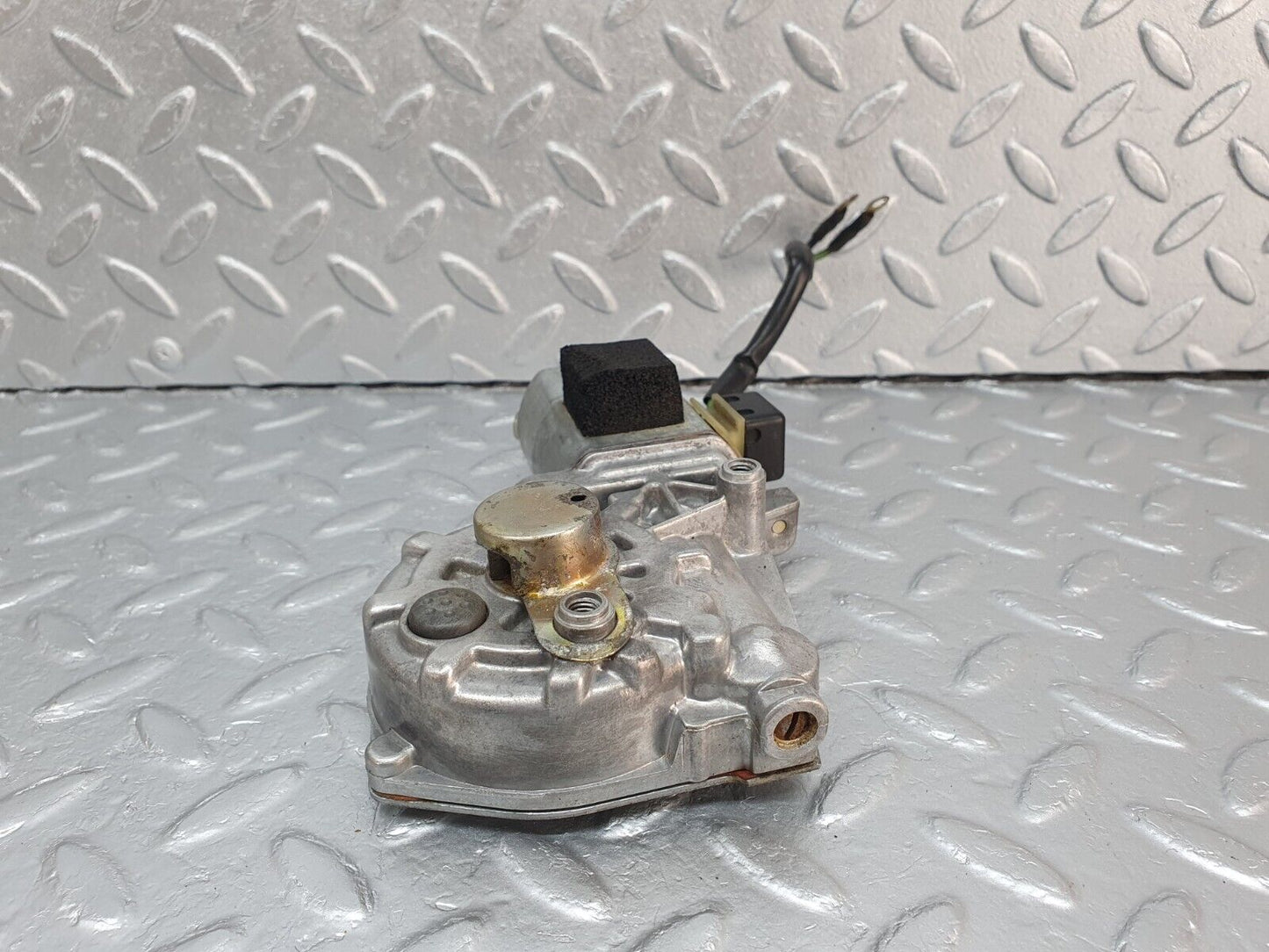 41491 Mercedes-Benz W124 200E Front Left Window Regulator Motor 0130821137