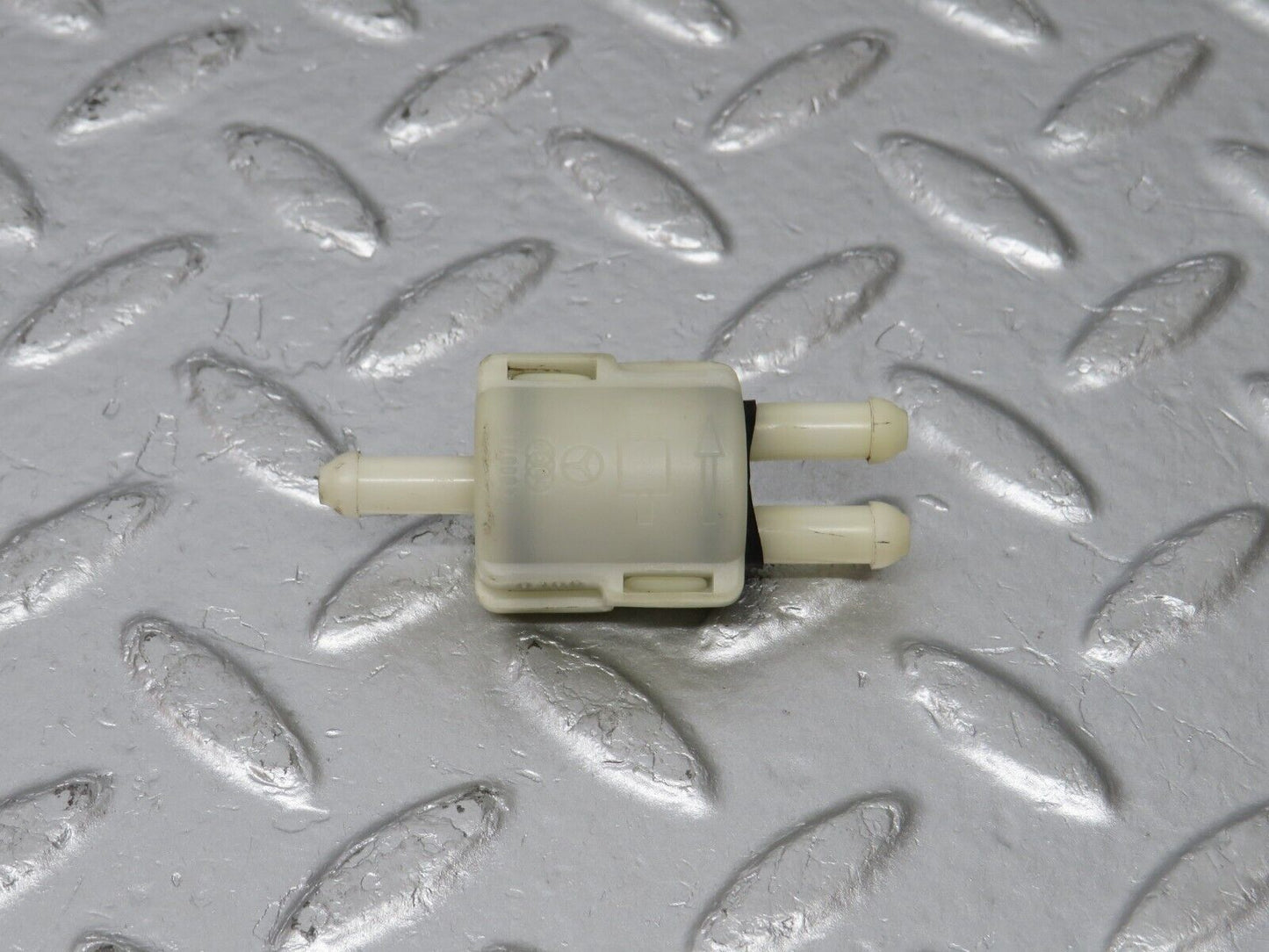 33825 Mercedes-Benz W201 190E 2.0L Windscreen Washer Fluid Distributor