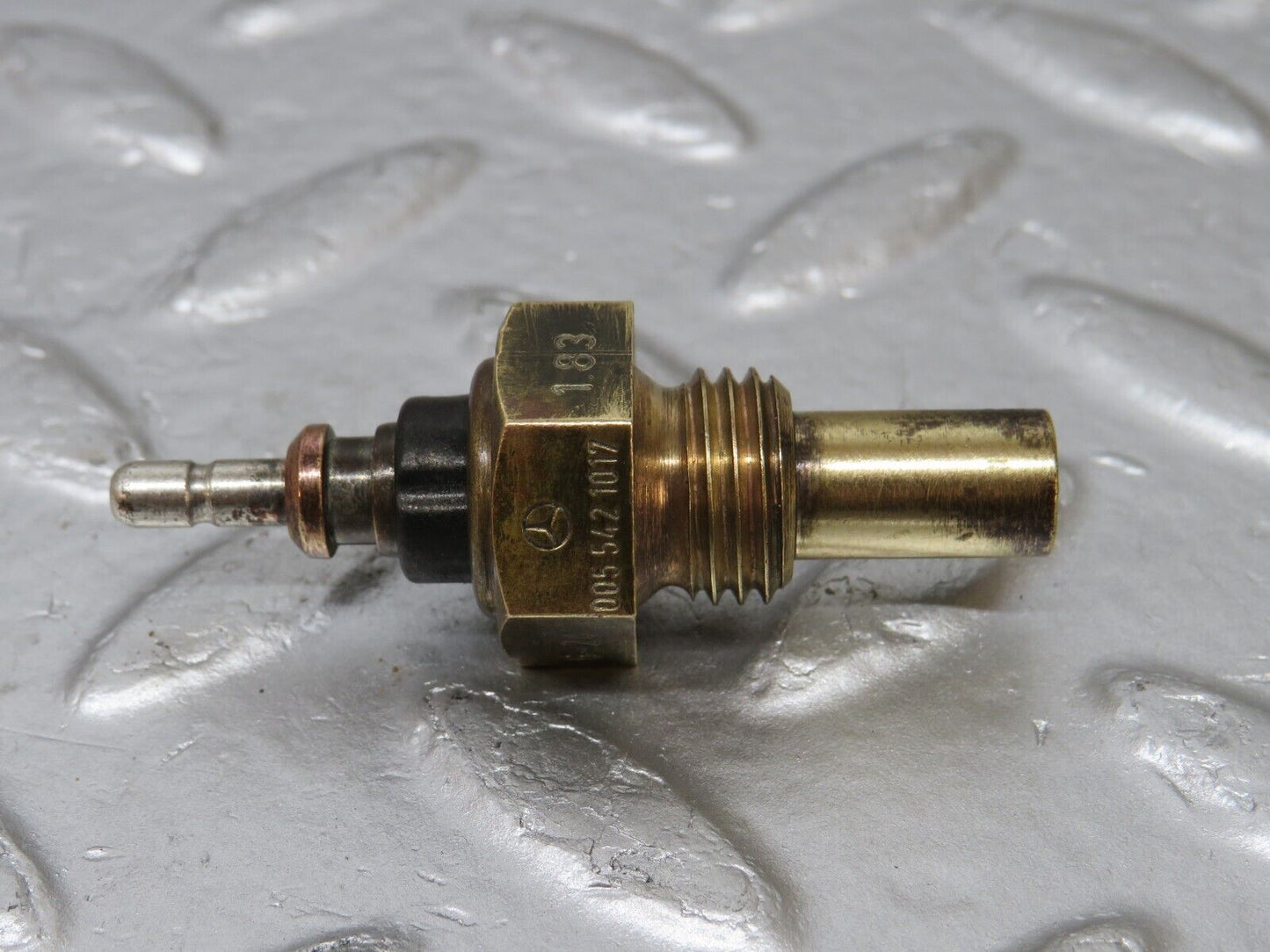 34497 Mercedes-Benz C126 380SEC Coolant Temperature Sensor VDO 0055421017