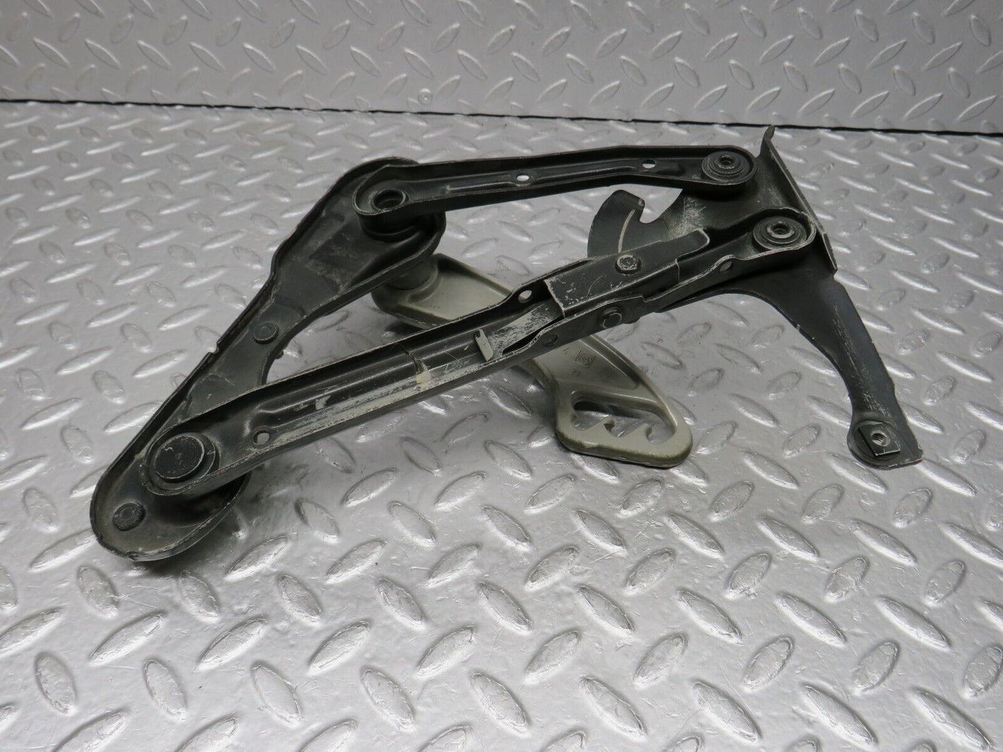 38041 Mercedes-Benz A124 320E Cabriolet Bonnet Hinge Left Side 1298870174