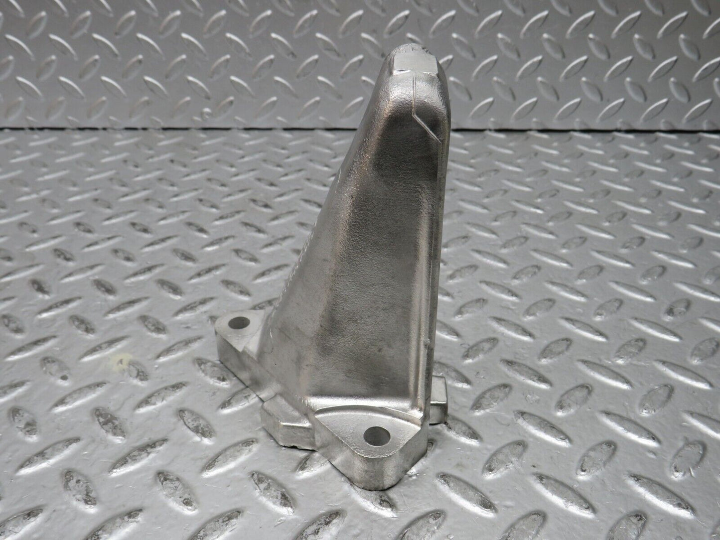 28704 Mercedes-Benz W123 230E Engine Mount Bracket Right Side 1022230304