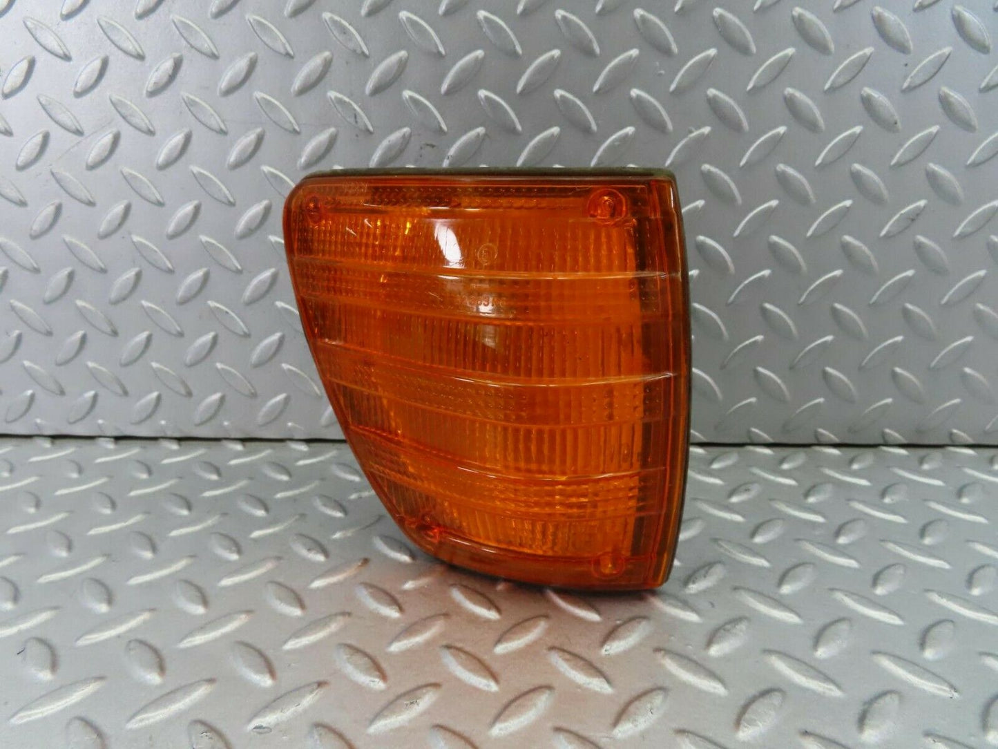 8108 Mercedes-Benz W116 Indicator Light Front Right 1305233026