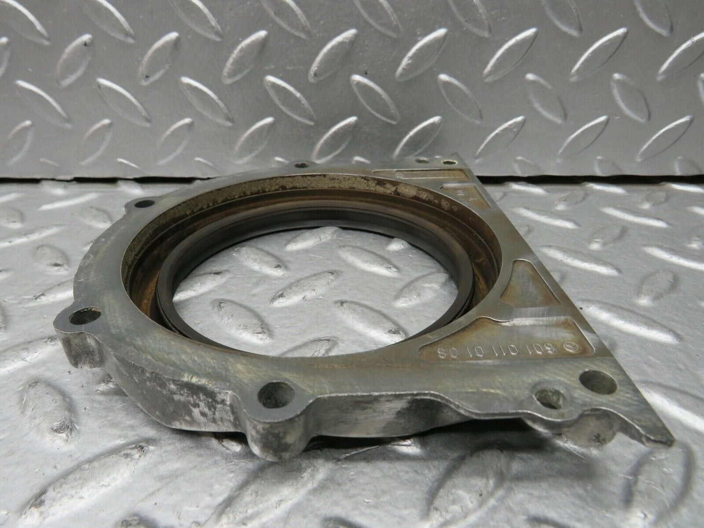 21729 Mercedes-Benz W126 300SE Crankshaft Rear Sealing Cover 6010110108
