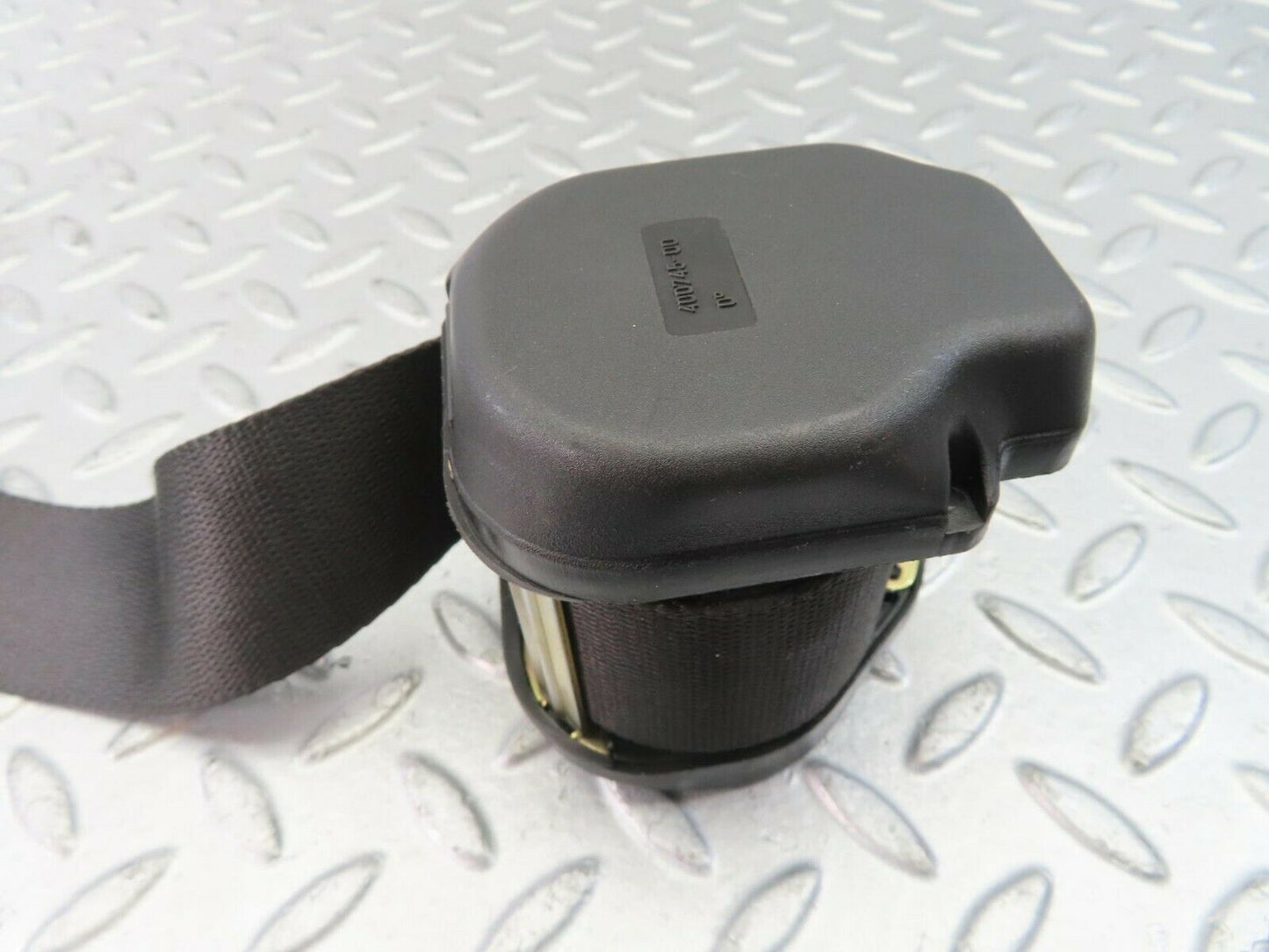 10386 Mercedes-Benz W201 190E Rear Seat Belt 1268601886
