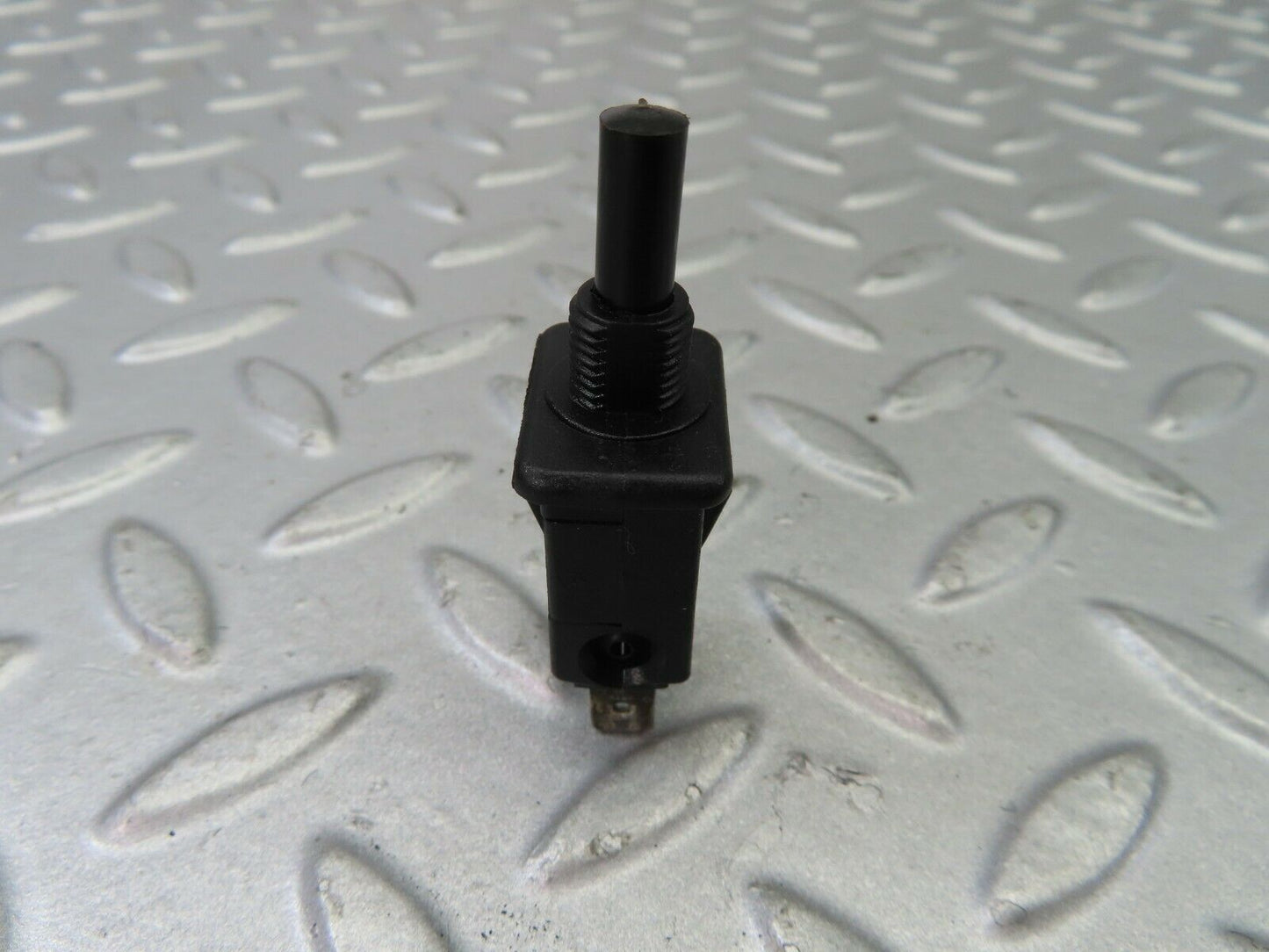 7473 Mercedes-Benz W116 450SE Door Contact Switch 0008212852