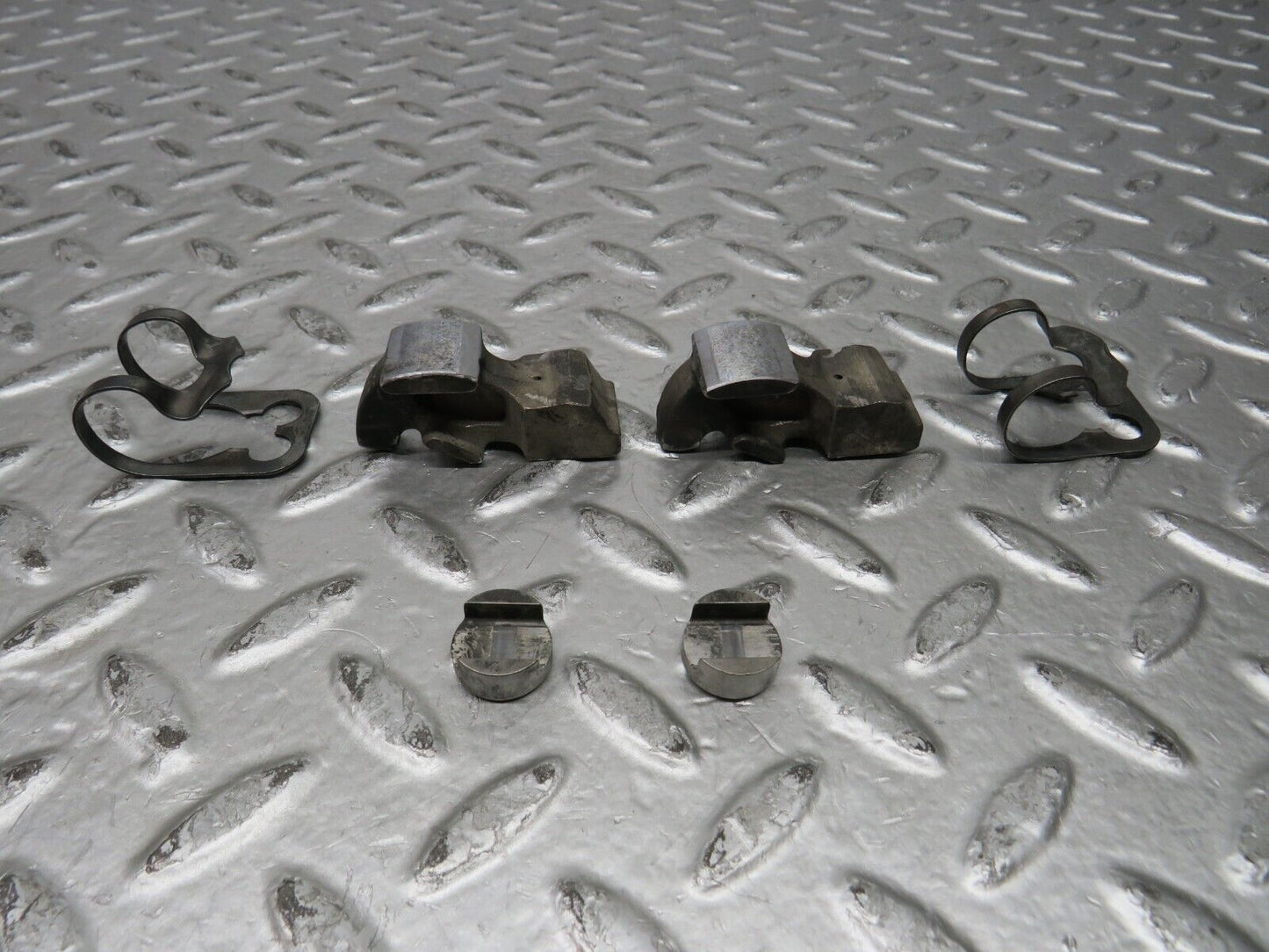 28187 Mercedes-Benz W123 280E Valve Rocker Arm With Tappet & Retaining Spring