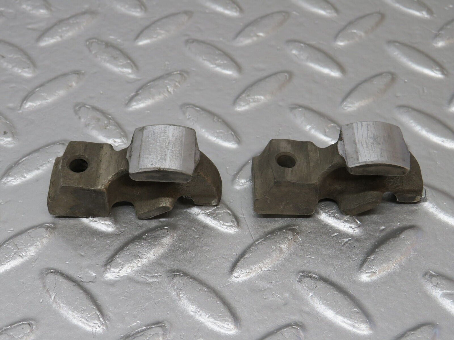 40046 Mercedes-Benz R107 350SL Rocker Arm With Valve Tappet