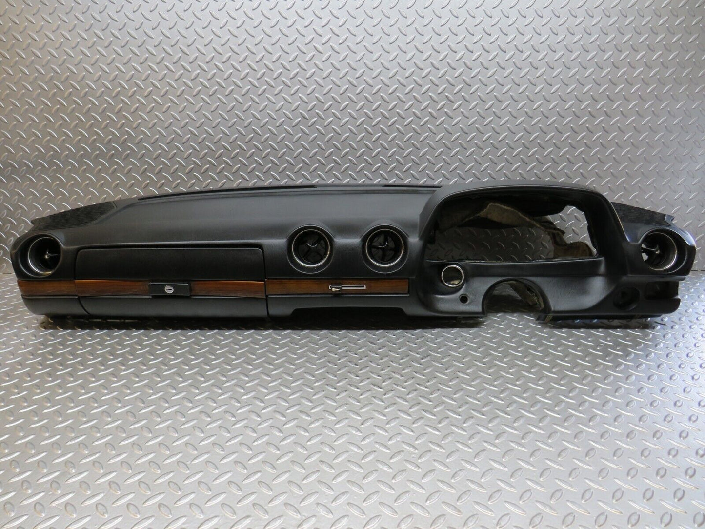 28388 Mercedes-Benz S123 240D Wagon Dashboard Black