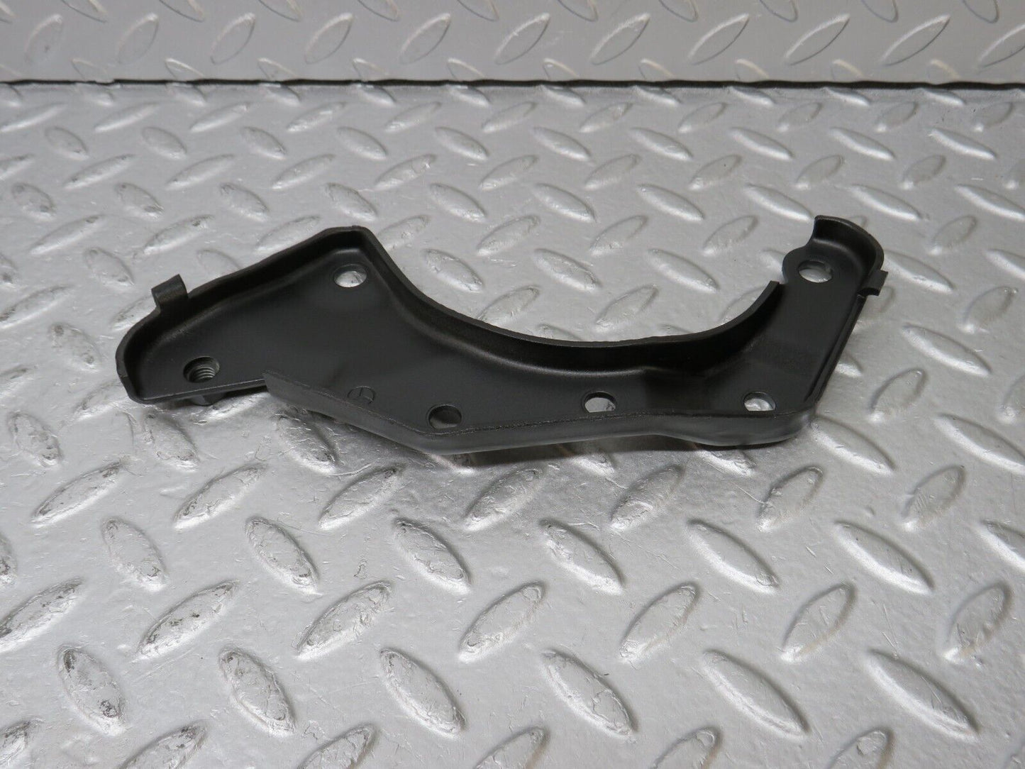 36780 Mercedes-Benz W201 190E 2.0L Power Steering Pump Bracket