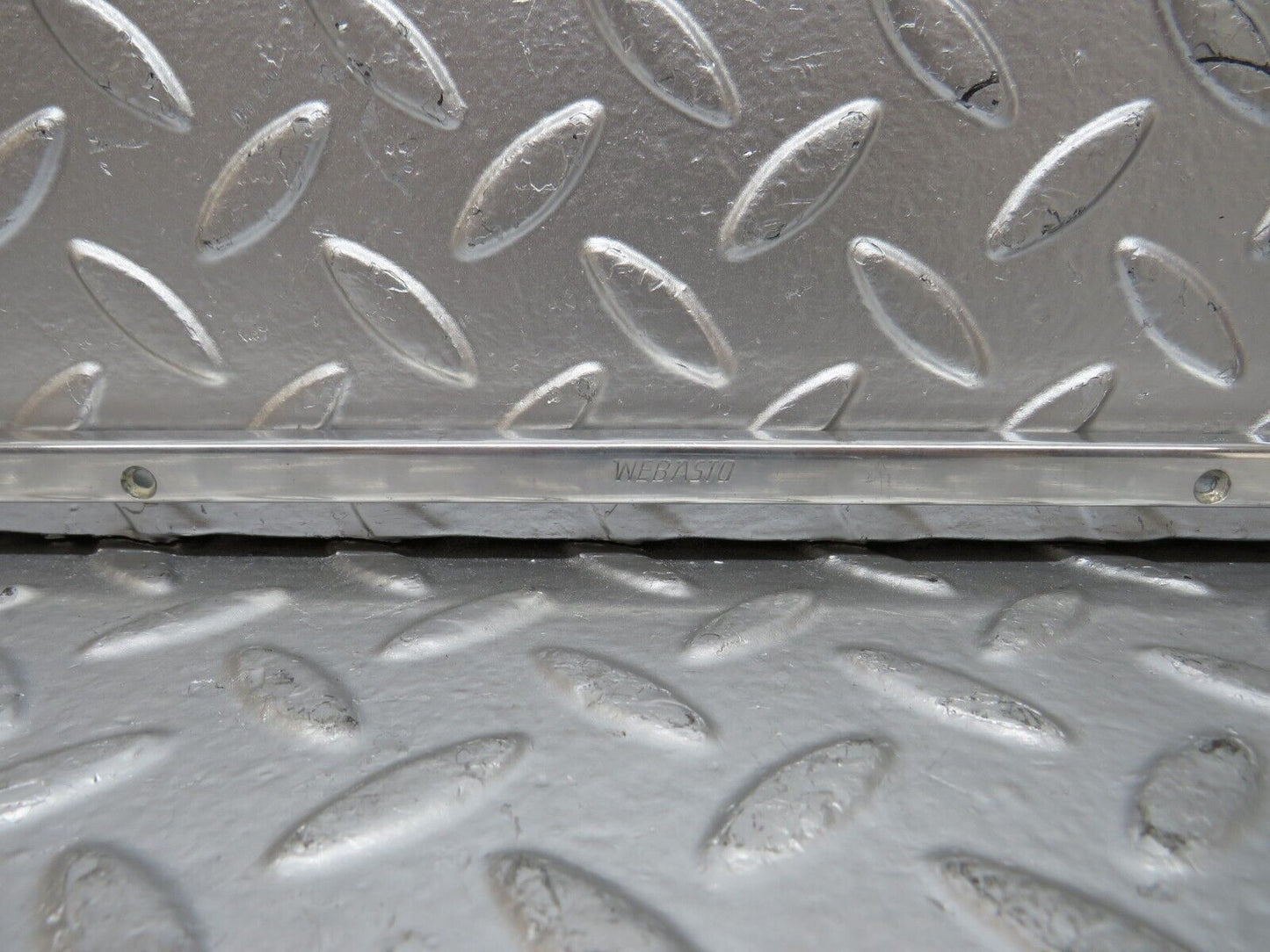 26360 Mercedes-Benz W116 450SE Sunroof Chrome Trim