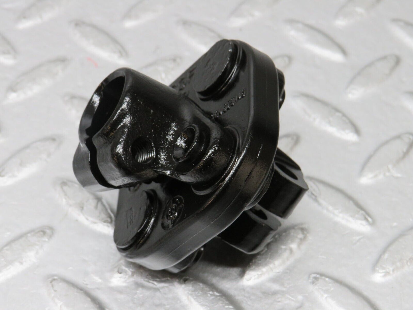 36098 Mercedes-Benz W126 420SE Steering Column Lower Shaft Connector 126462014
