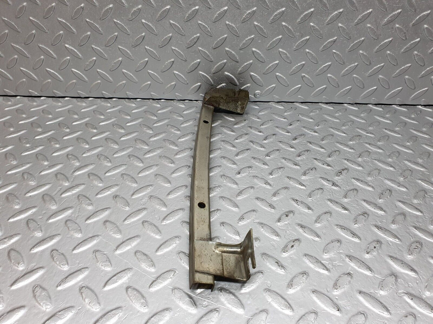 41068 Mercedes-Benz W126 300SE Rear Right Door Window Channel