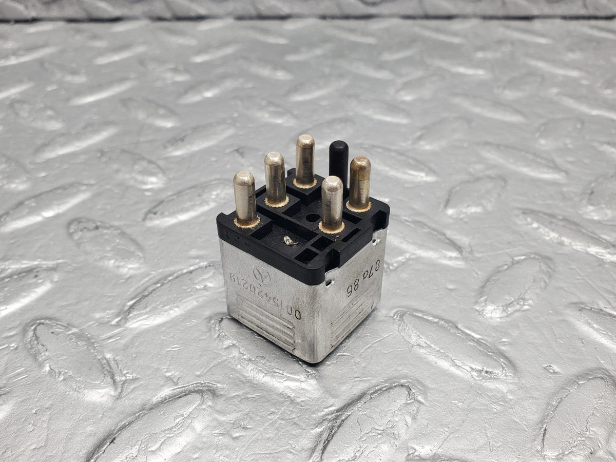 W201 Baby Benz multi purpose relay used OEM