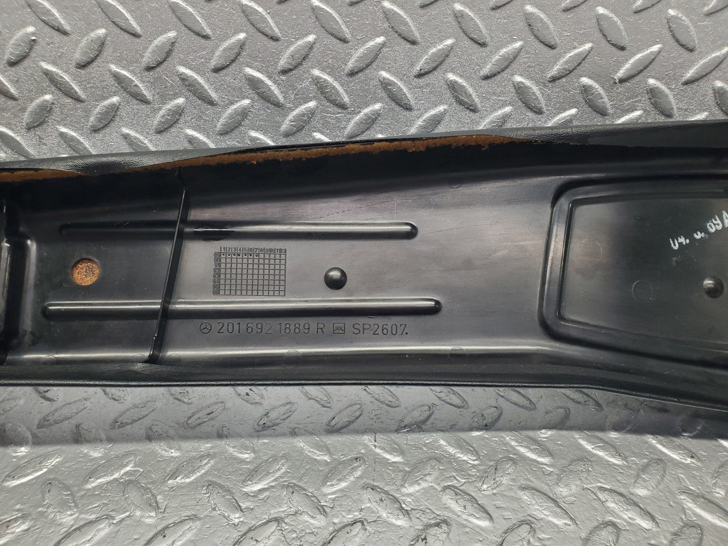W201 Baby Benz b pillar cover right used OEM