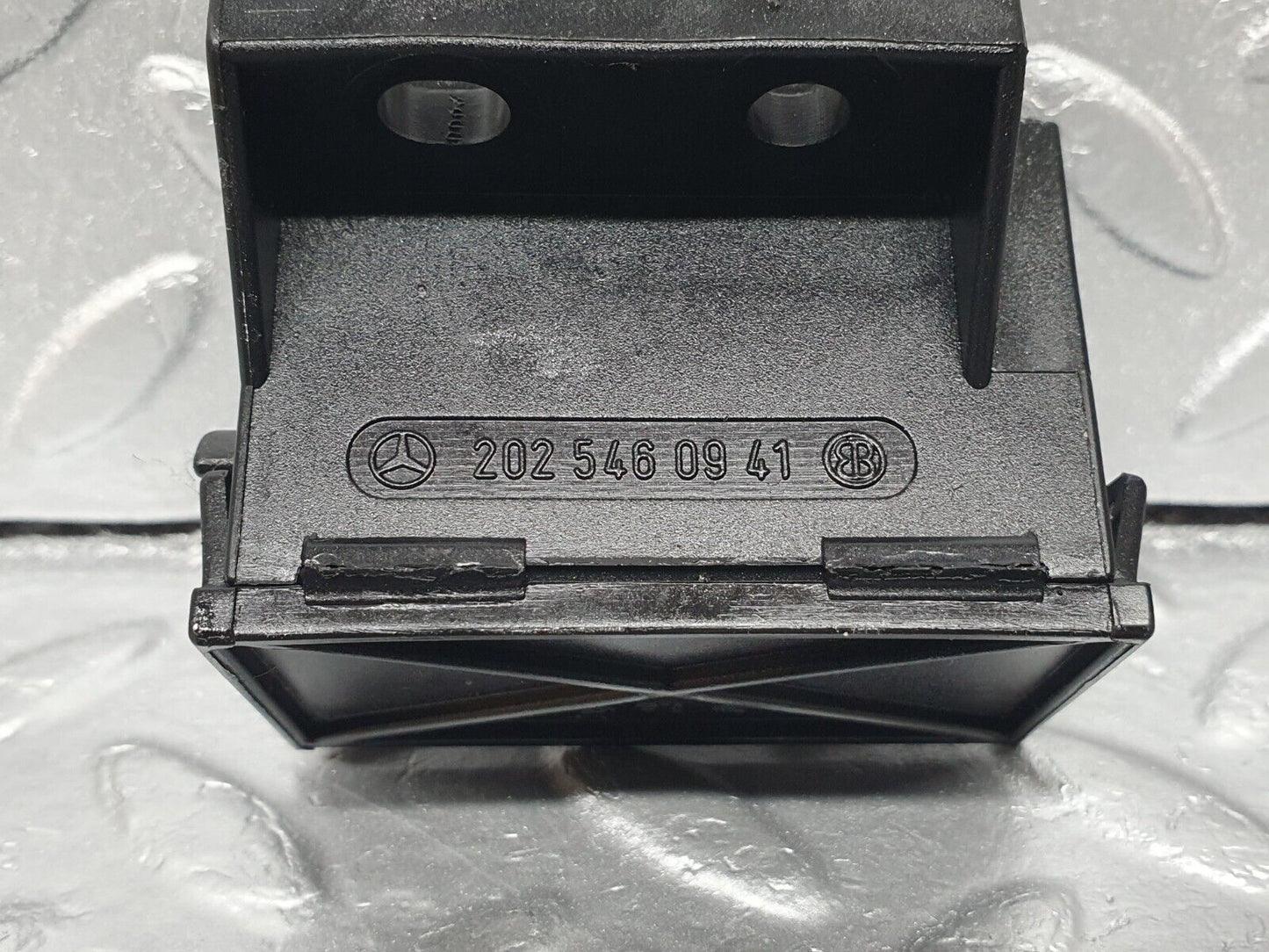42095 Mercedes-Benz W202 C200 Cable Wire Connector 2025460941