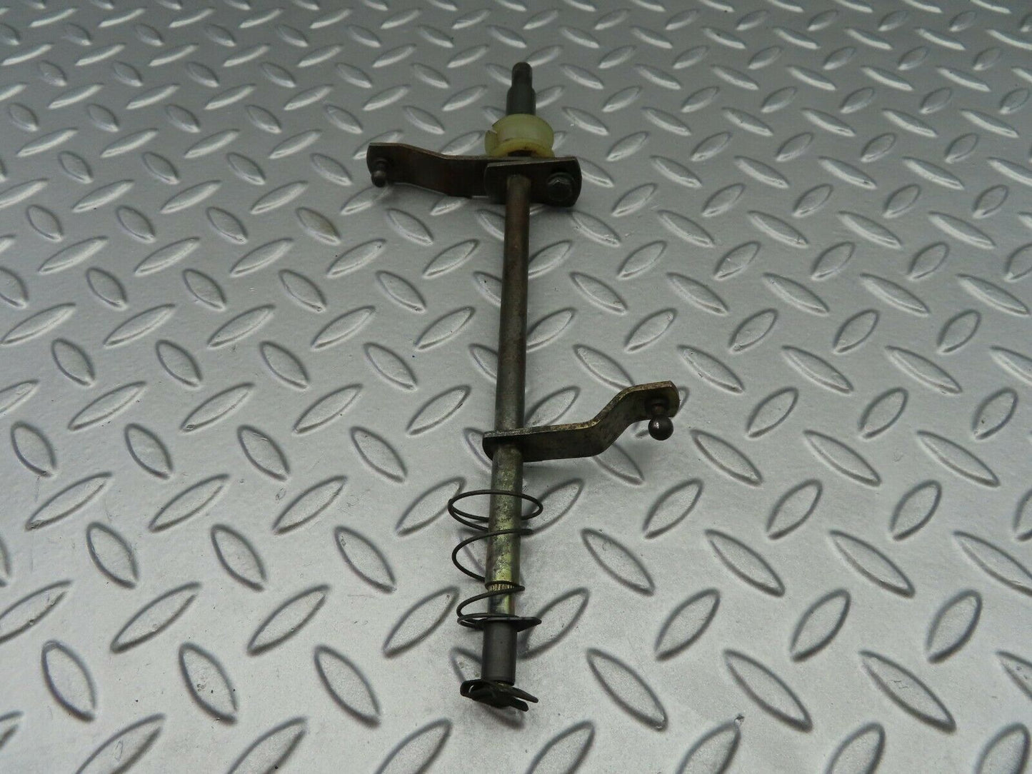 6402 Mercedes-Benz W126 380SE Accelerator Pedal Linkage