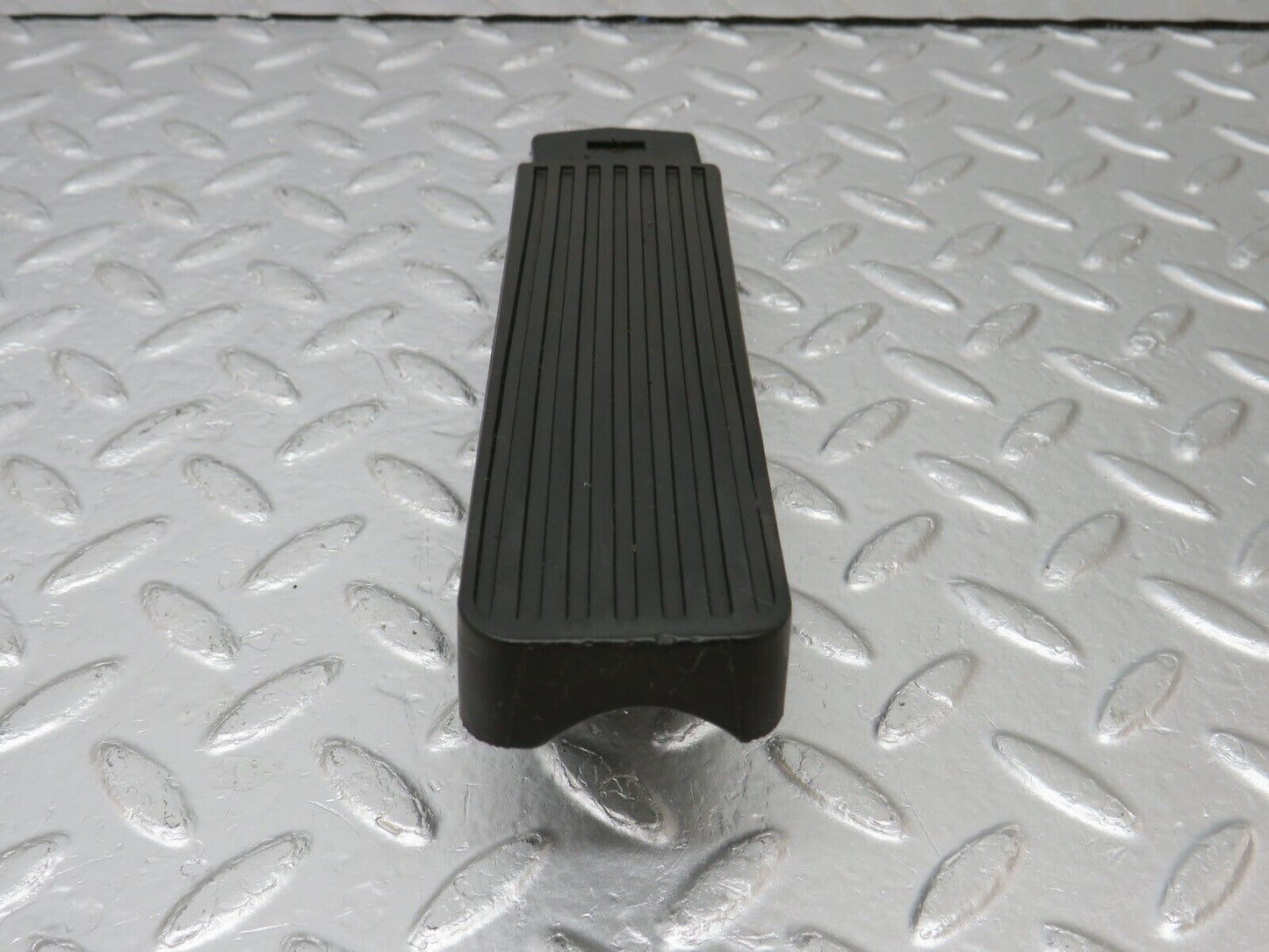 34095 Mercedes-Benz W124 260E Accelerator Pedal & Rubber 1233010082 1263000504