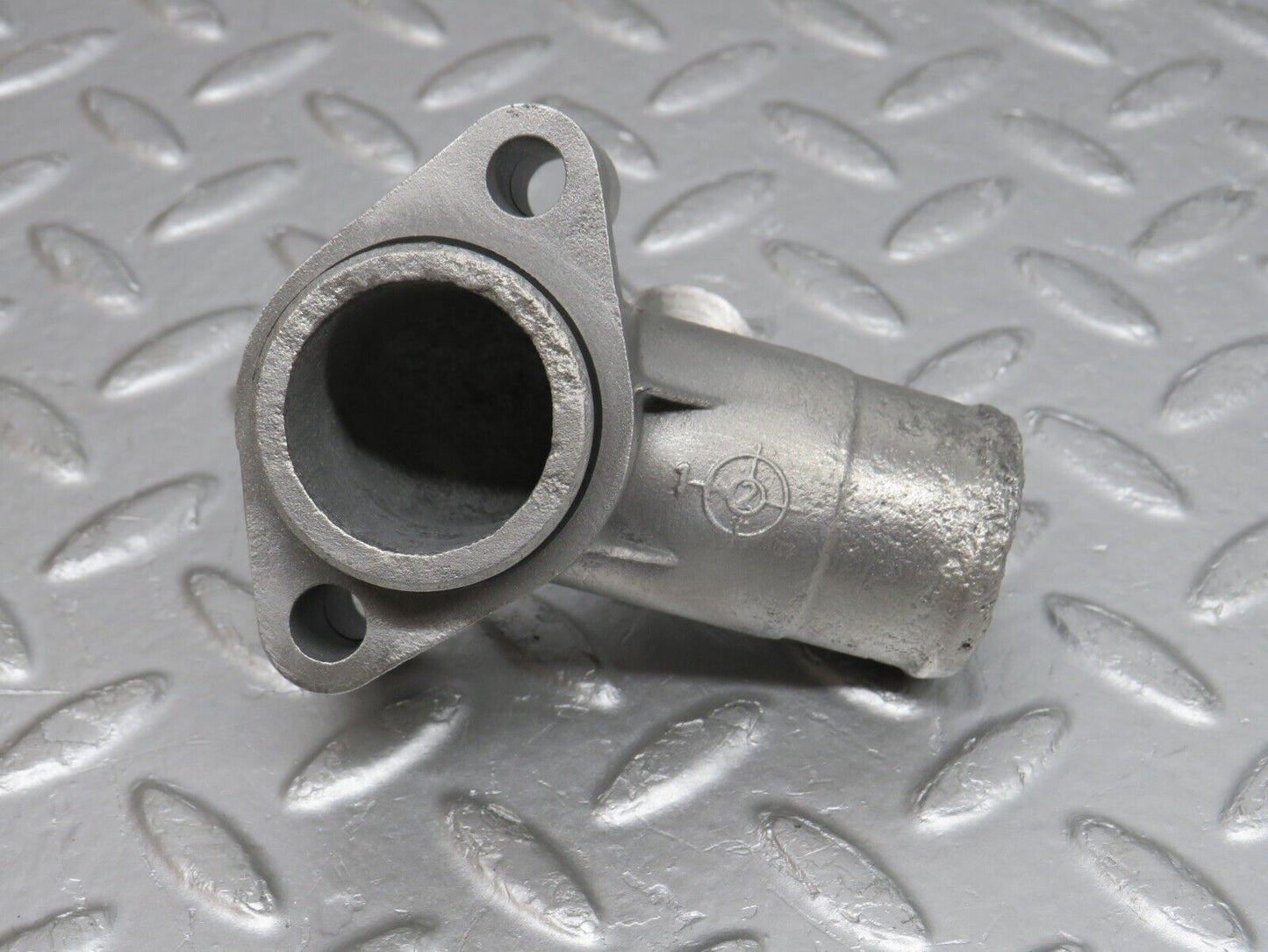 38110 Mercedes-Benz A124 320E Cabriolet Coolant Flange Pipe 1042030431