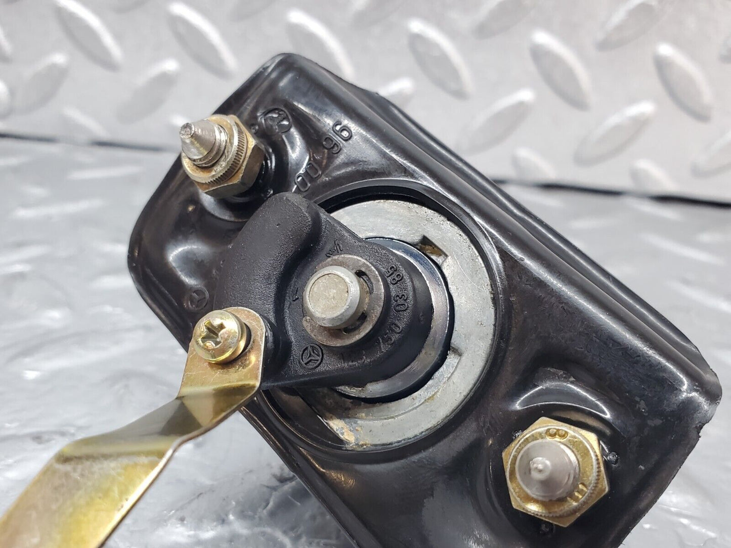 44395 Mercedes-Benz W123 280E Trunk Lock With Key 1237580096 1237500385