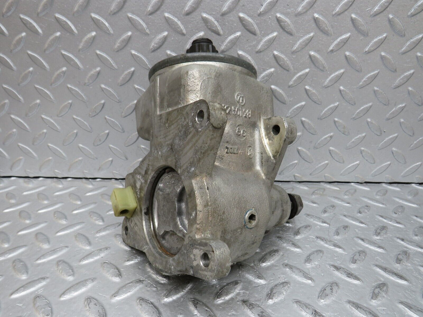 37149 Mercedes-Benz C126 420SEC Coupe Power Steering Pump 1264601480 7672900446