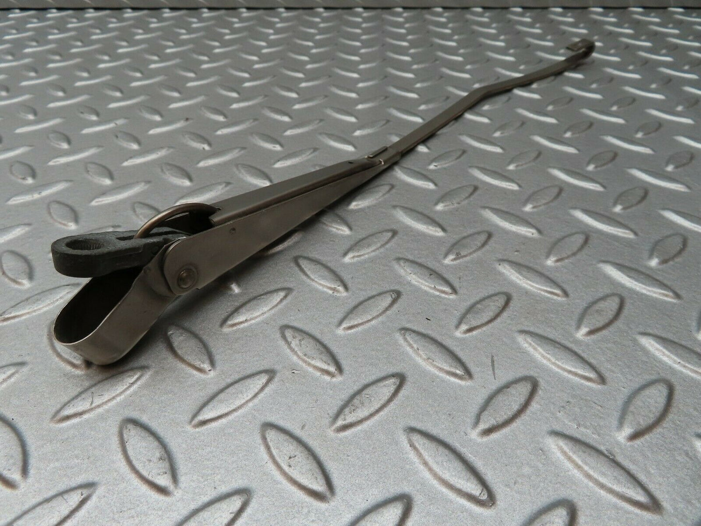 4658 Mercedes-Benz W114 280CE Coupe Front Left Wiper Arm