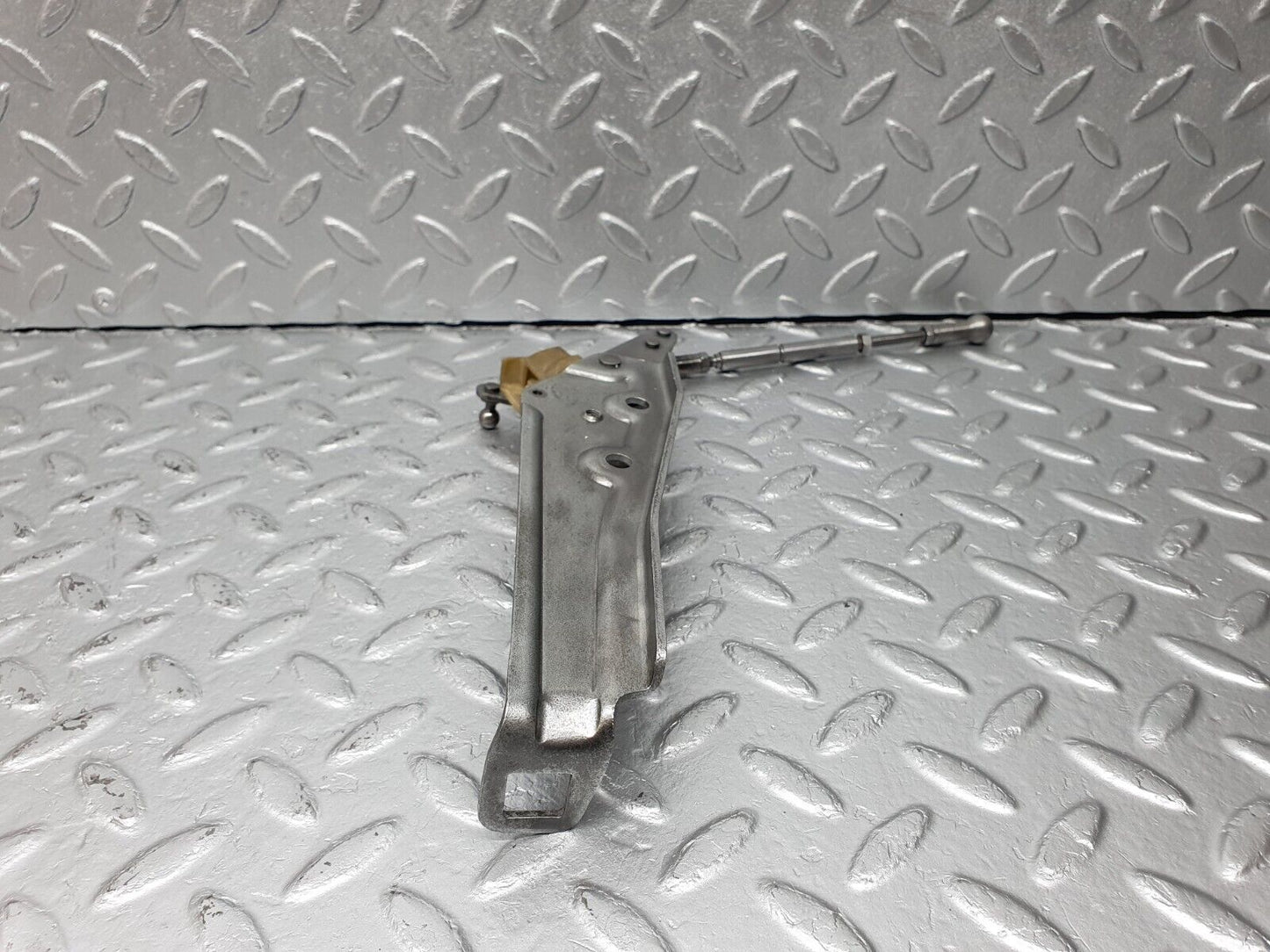 40746 Mercedes-Benz W123 300D Throttle Linkage