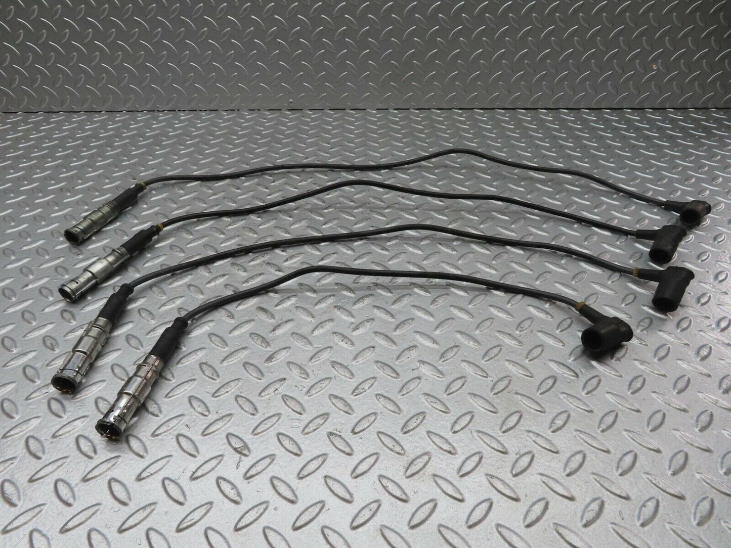 13593 Mercedes-Benz W123 200 Ignition Lead Set 0001565710