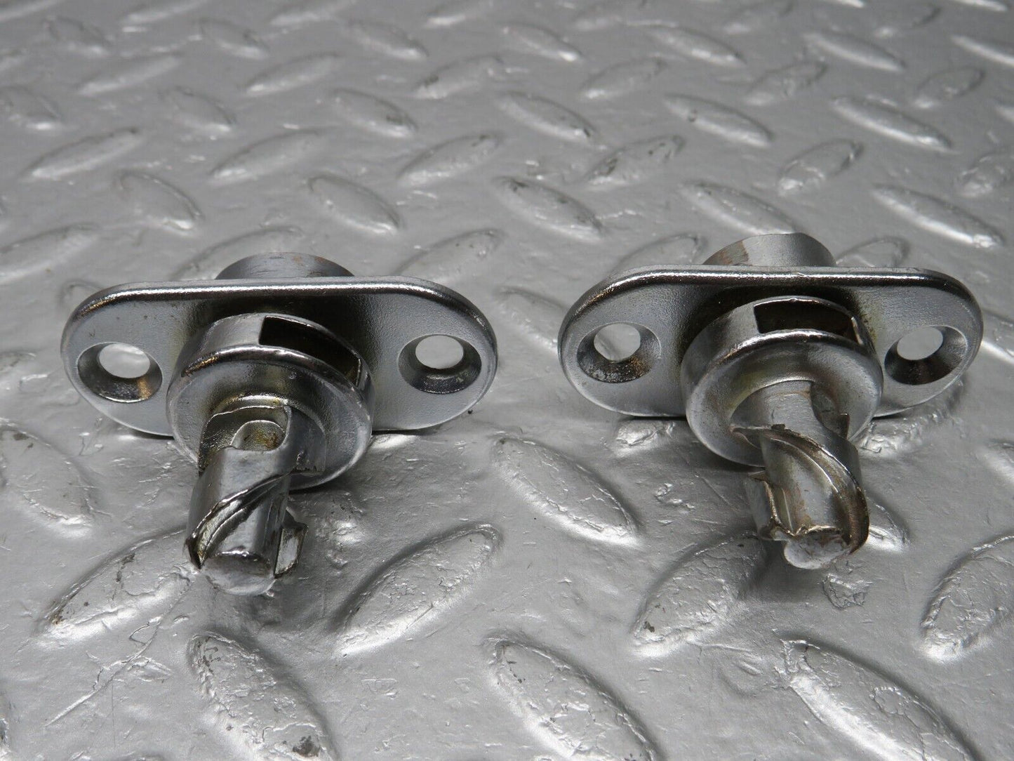 40202 Mercedes-Benz R107 Coupe Soft Top Lock Pair