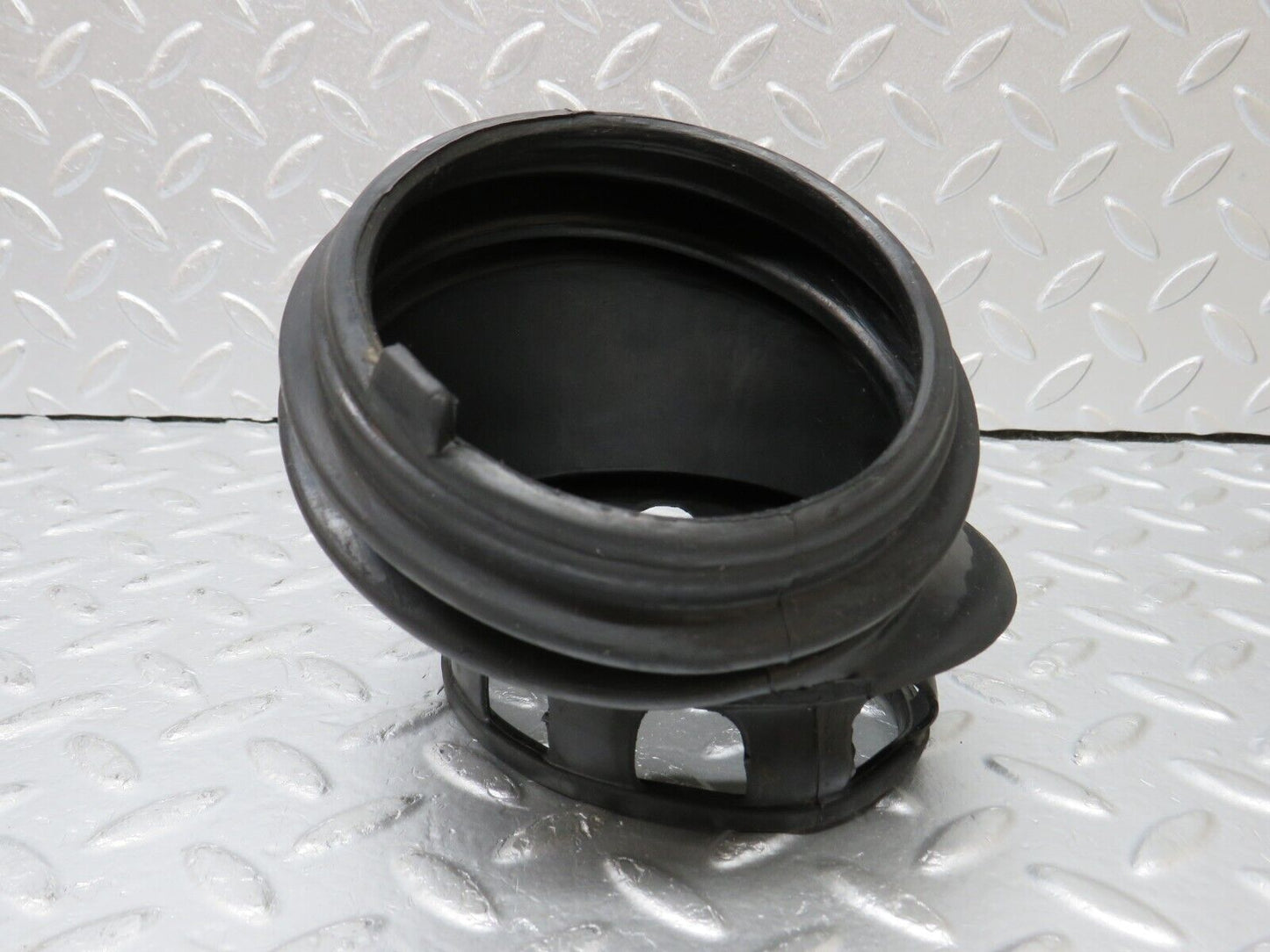 34428 Mercedes-Benz C126 380SEC Coupe Fuse Box Rubber Grommet 1265450146