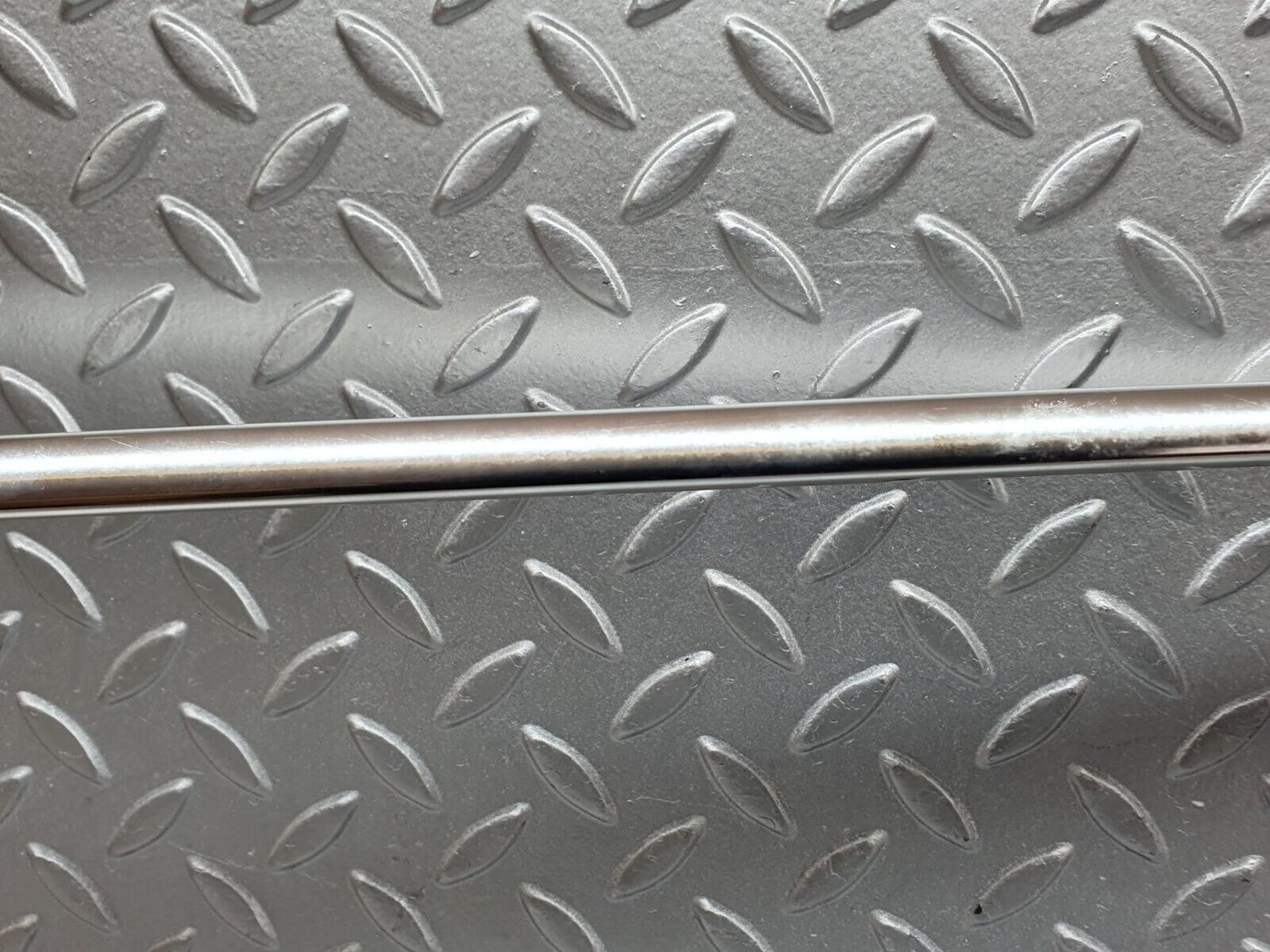 41261 Mercedes-Benz W126 300SE Roof Chrome Trim Right Side