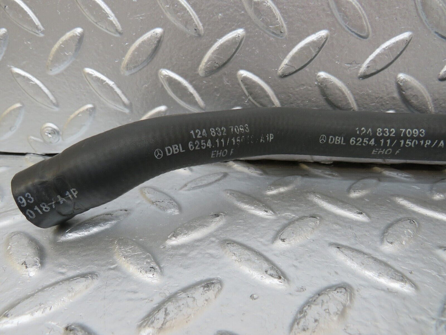 25796 Mercedes-Benz W124 280E Heater Hose 1248327093