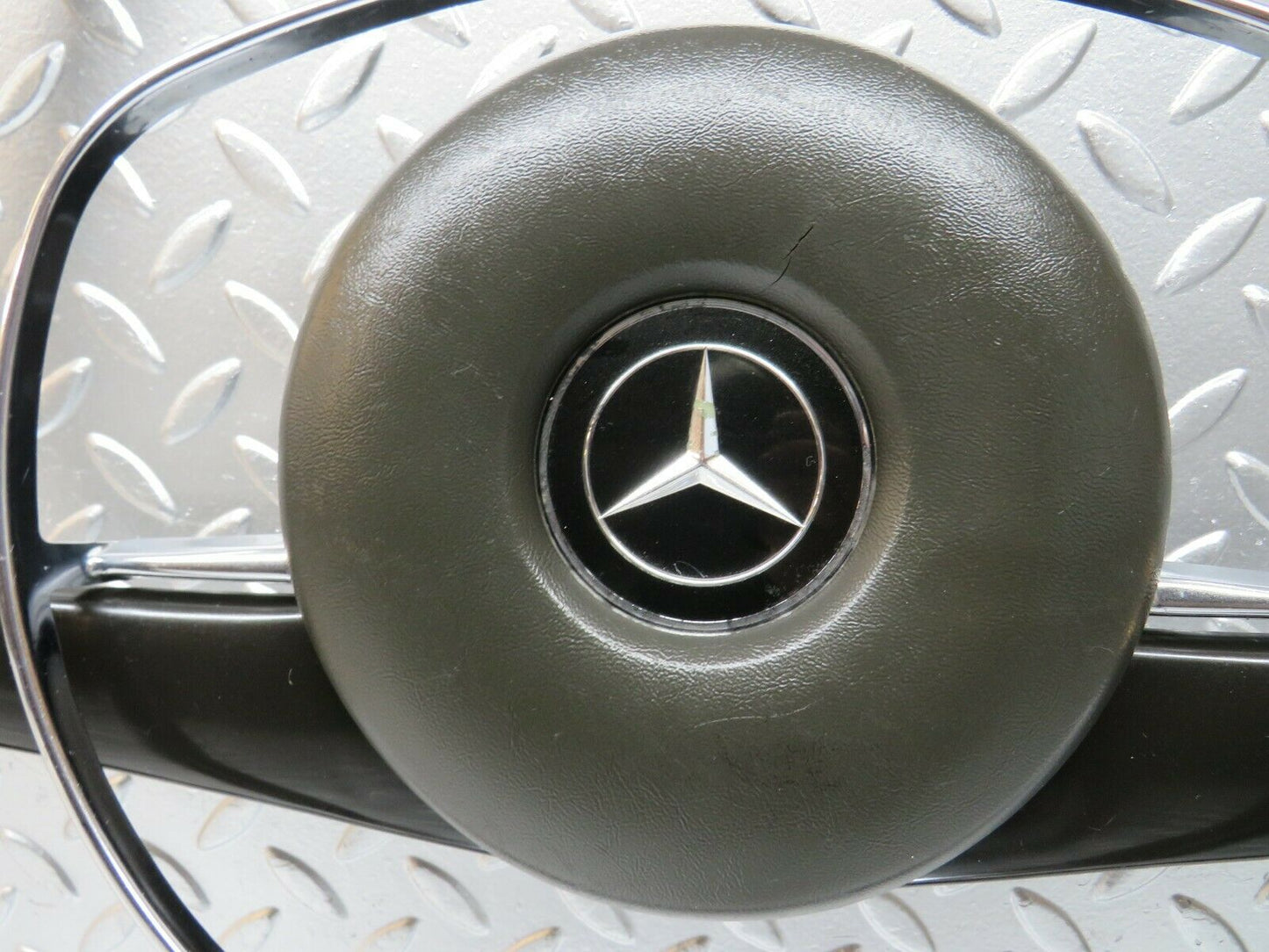24529 Mercedes-Benz W108 Steering Wheel