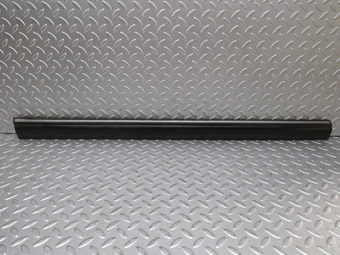 27899 Mercedes-Benz W123 280E Front Left Door Lower Moulding Trim