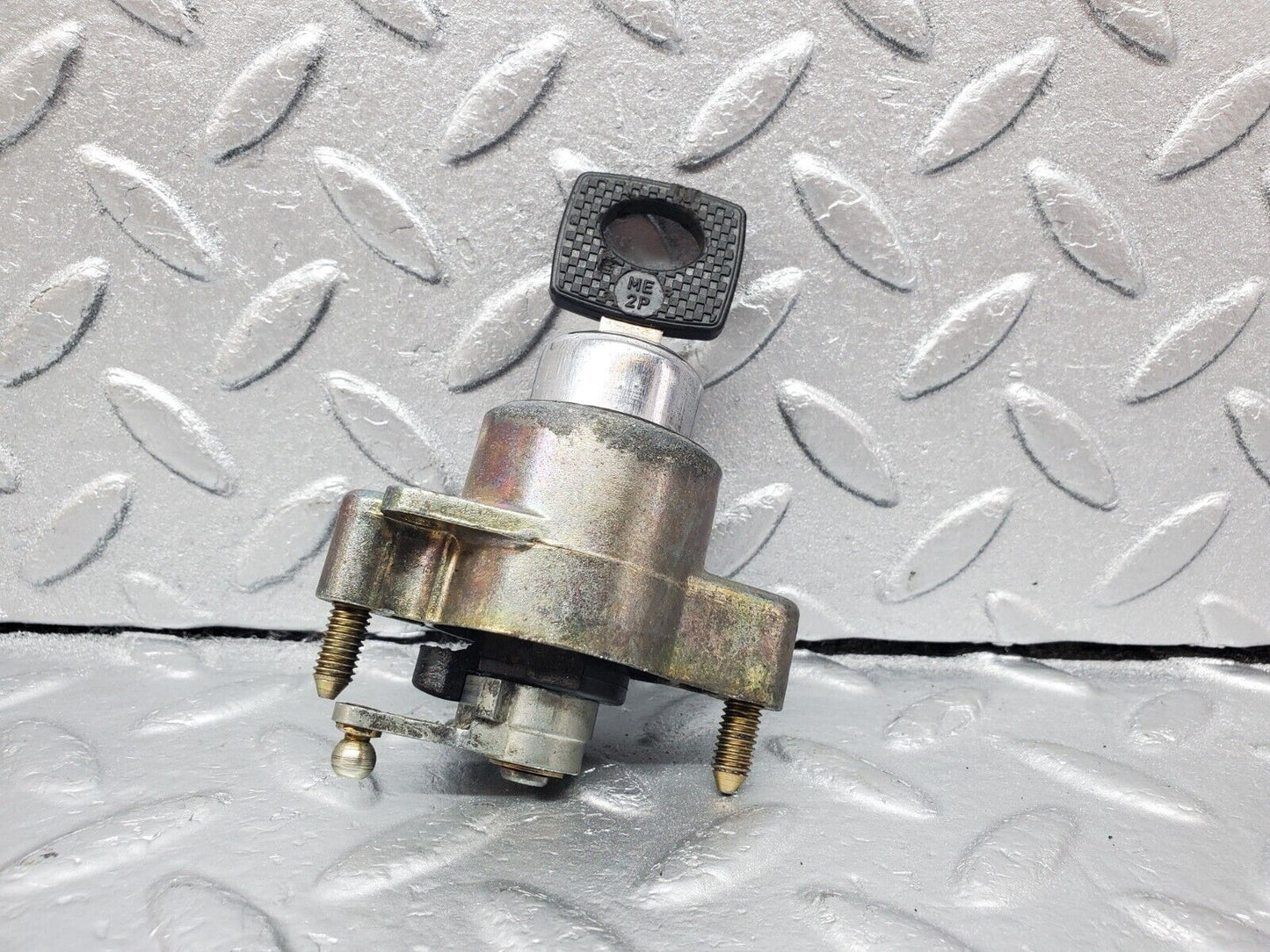 45640 Mercedes-Benz W126 420SE Trunk Lock With Key