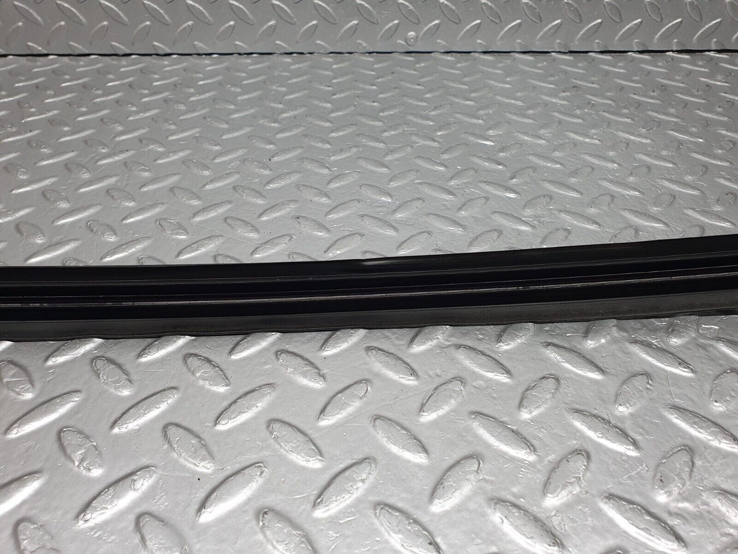 41932 Mercedes-Benz W202 C200 Rear Windscreen Frame 2026710236 2026710136
