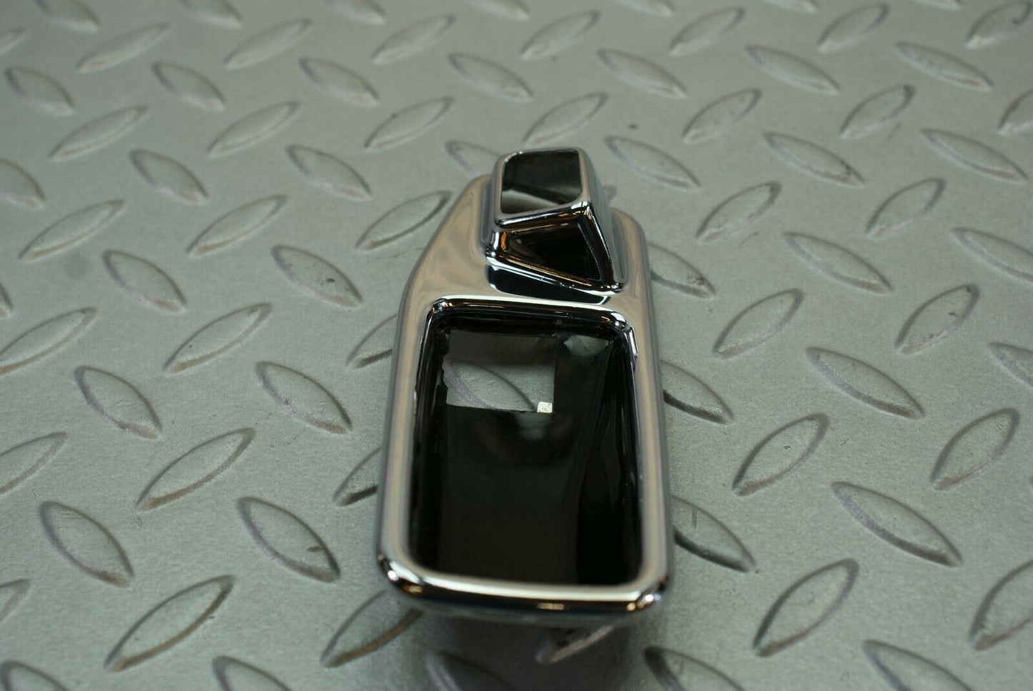 2753 Mercedes-Benz C123 280CE Coupe Chrome Frame For Door Opener Left 1167660111