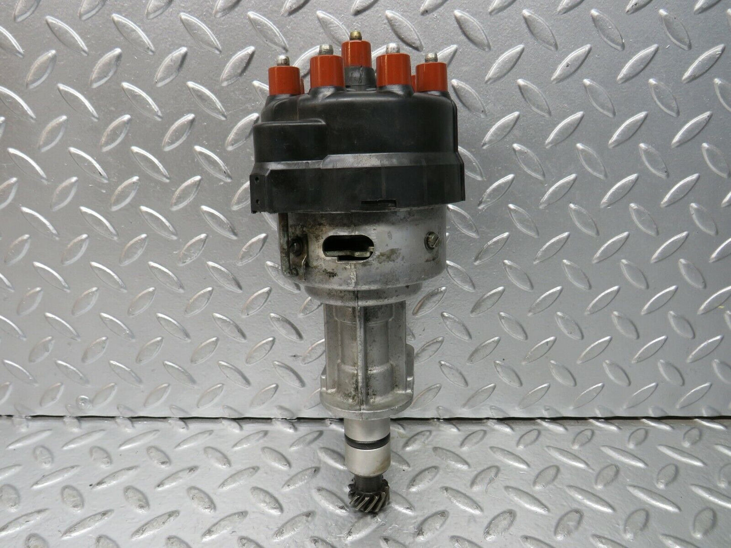 23332 Mercedes-Benz W116 350SE Ignition Distributor Bosch 0237404003
