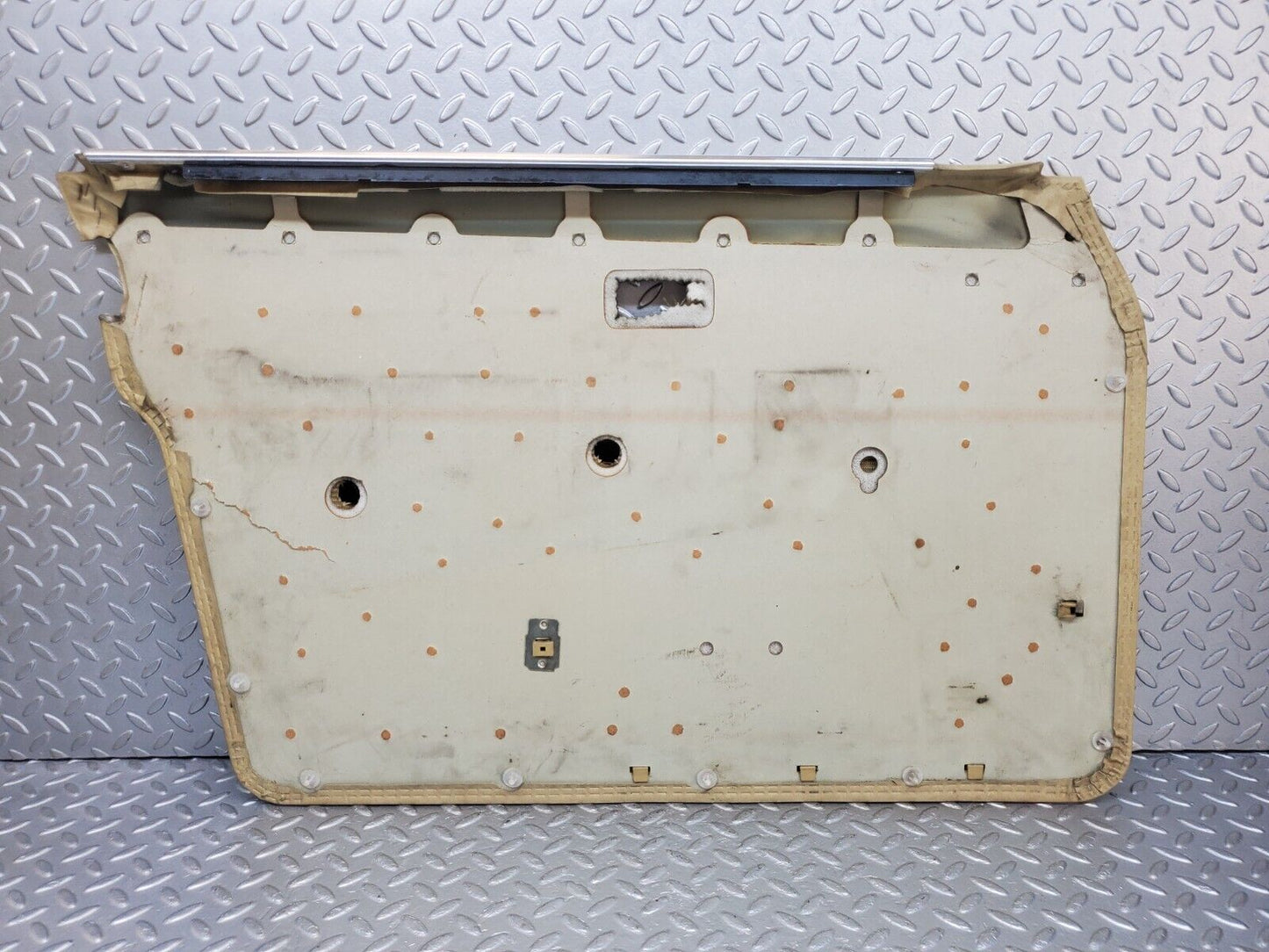44377 Mercedes-Benz W123 280E Front Right Door Card Beige