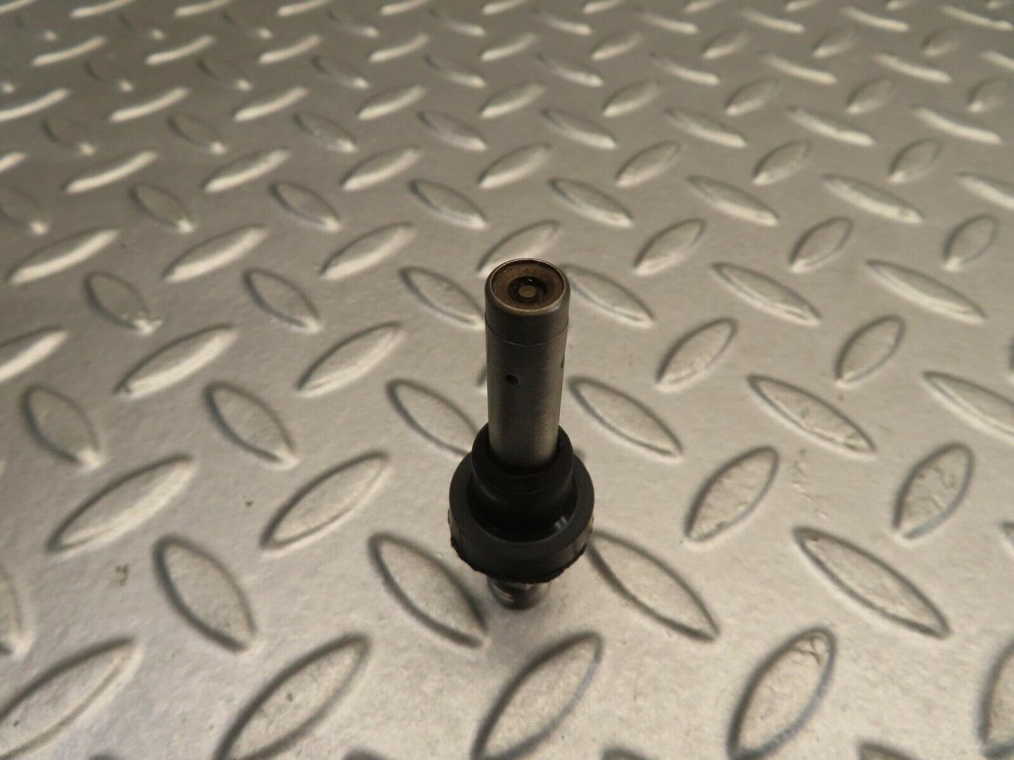 11730 Mercedes-Benz R107 450SL Fuel Injector Bosch