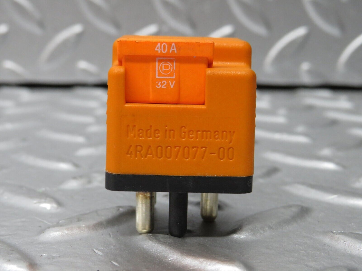 31248 Mercedes-Benz S124 220TE Wagon Overload Relay 0015429719