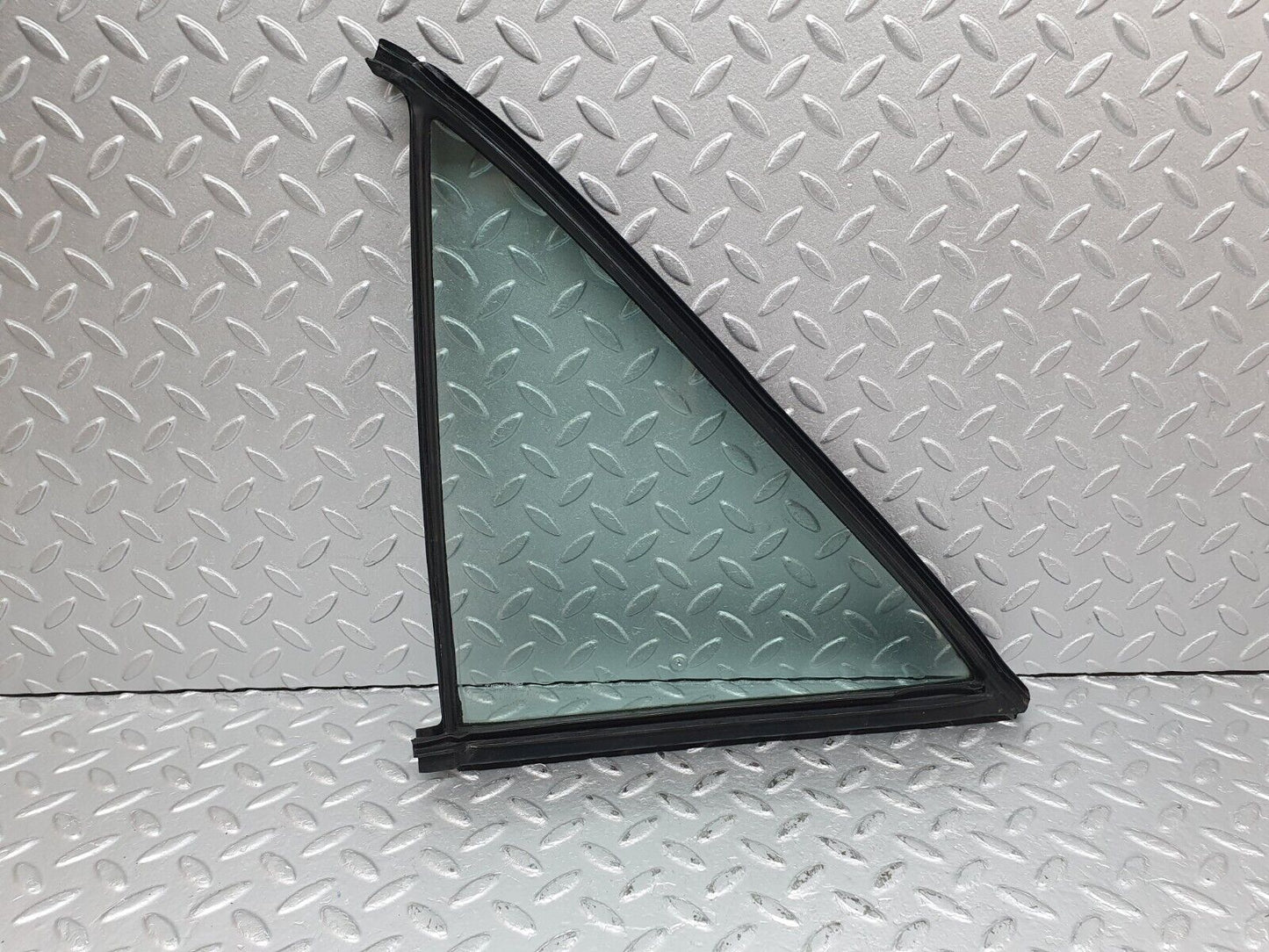 41129 Mercedes-Benz W126 300SE Rear Right Quarter Window Glass 1267350224
