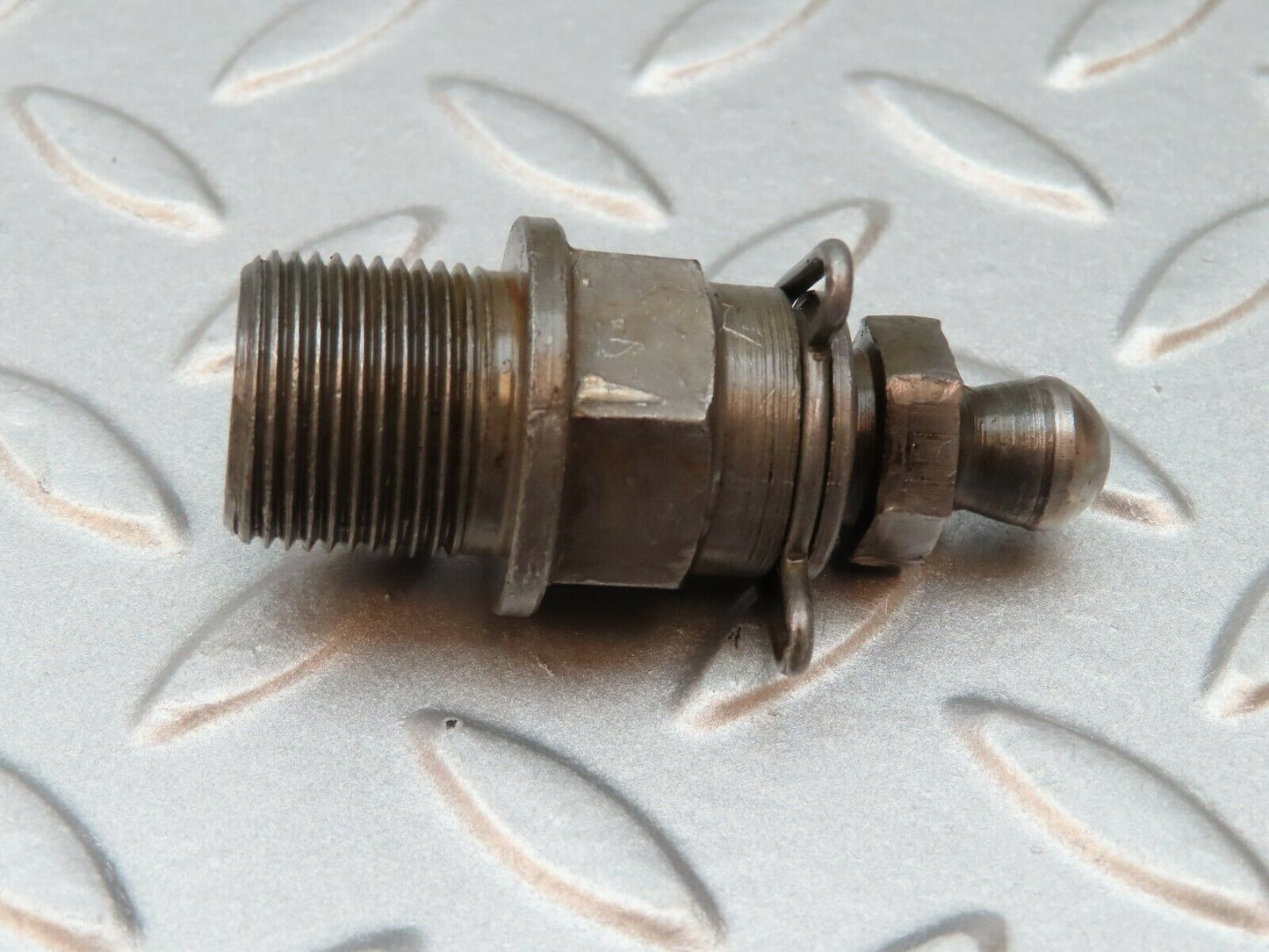 3542 Mercedes-Benz W108 280SE Ball Studs For Rocker Arm Mounting (Timing)