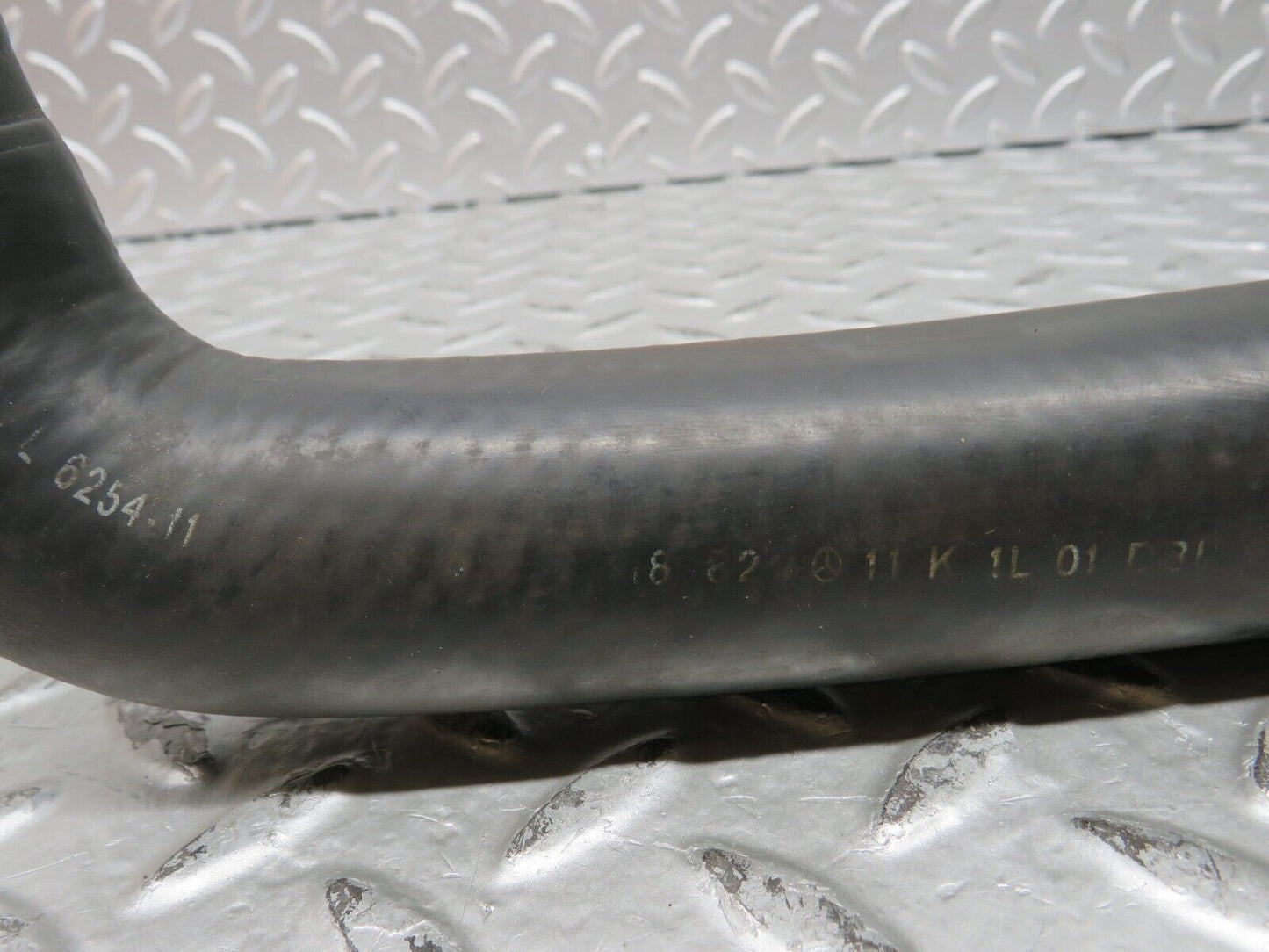 28518 Mercedes-Benz S123 240D Wagon Radiator Hose Pipe