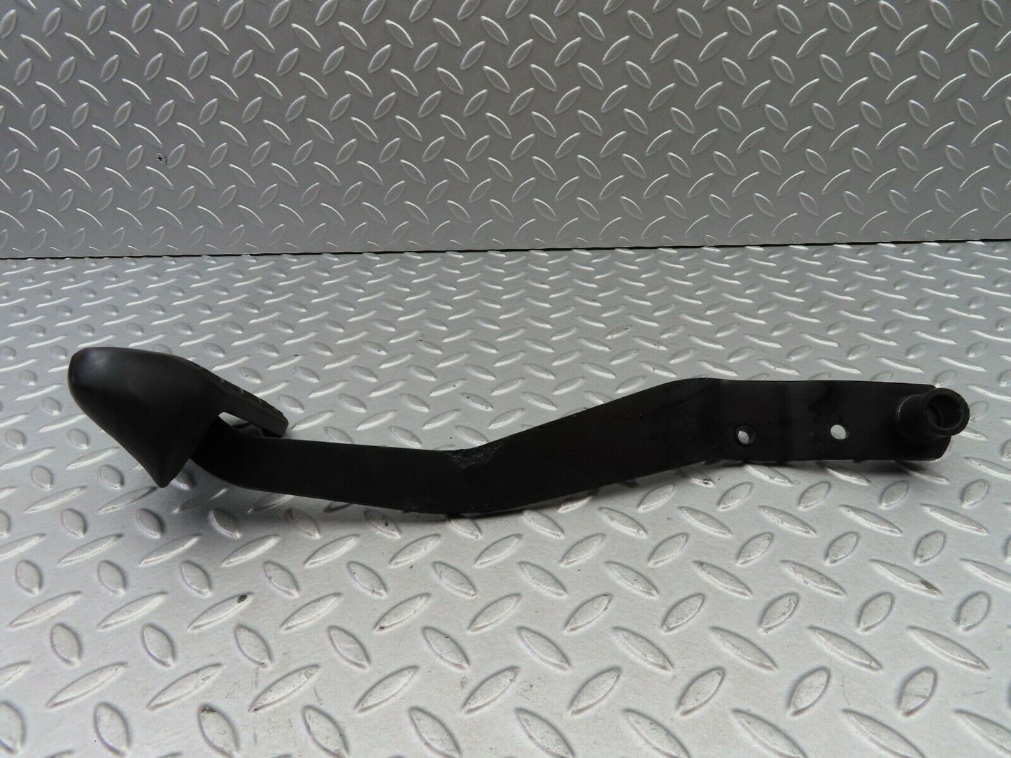 6376 Mercedes-Benz W126 380SE Brake Pedal With Rubber