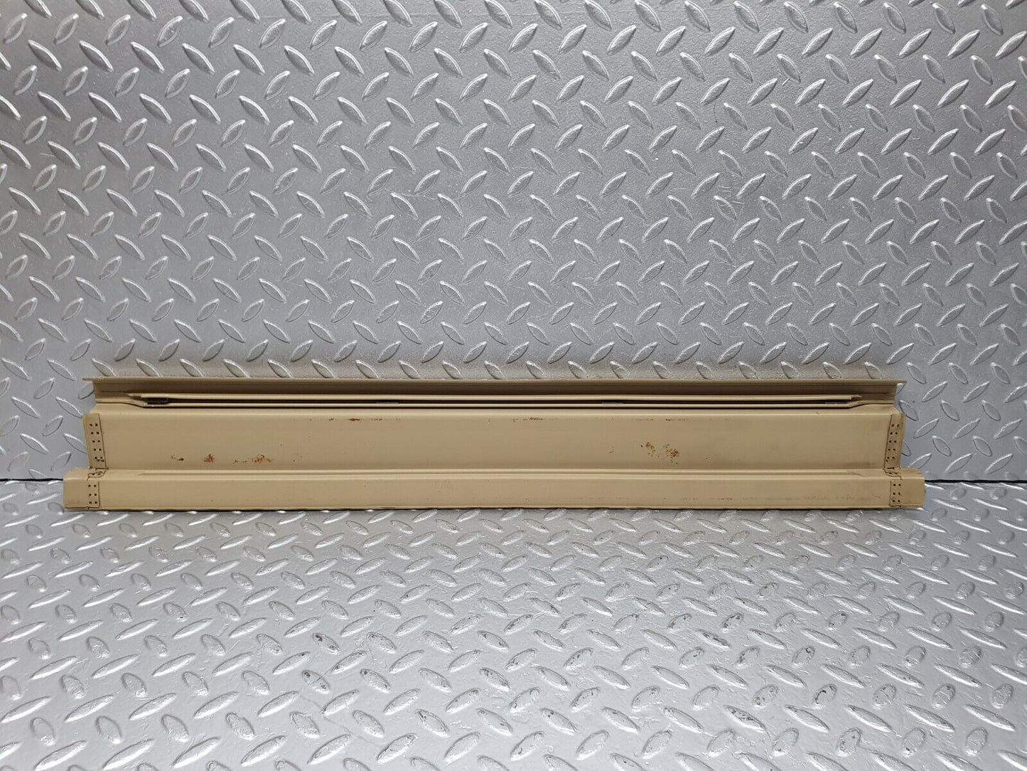 40942 Mercedes-Benz W126 300SE Front Left Door Sill Trim Beige