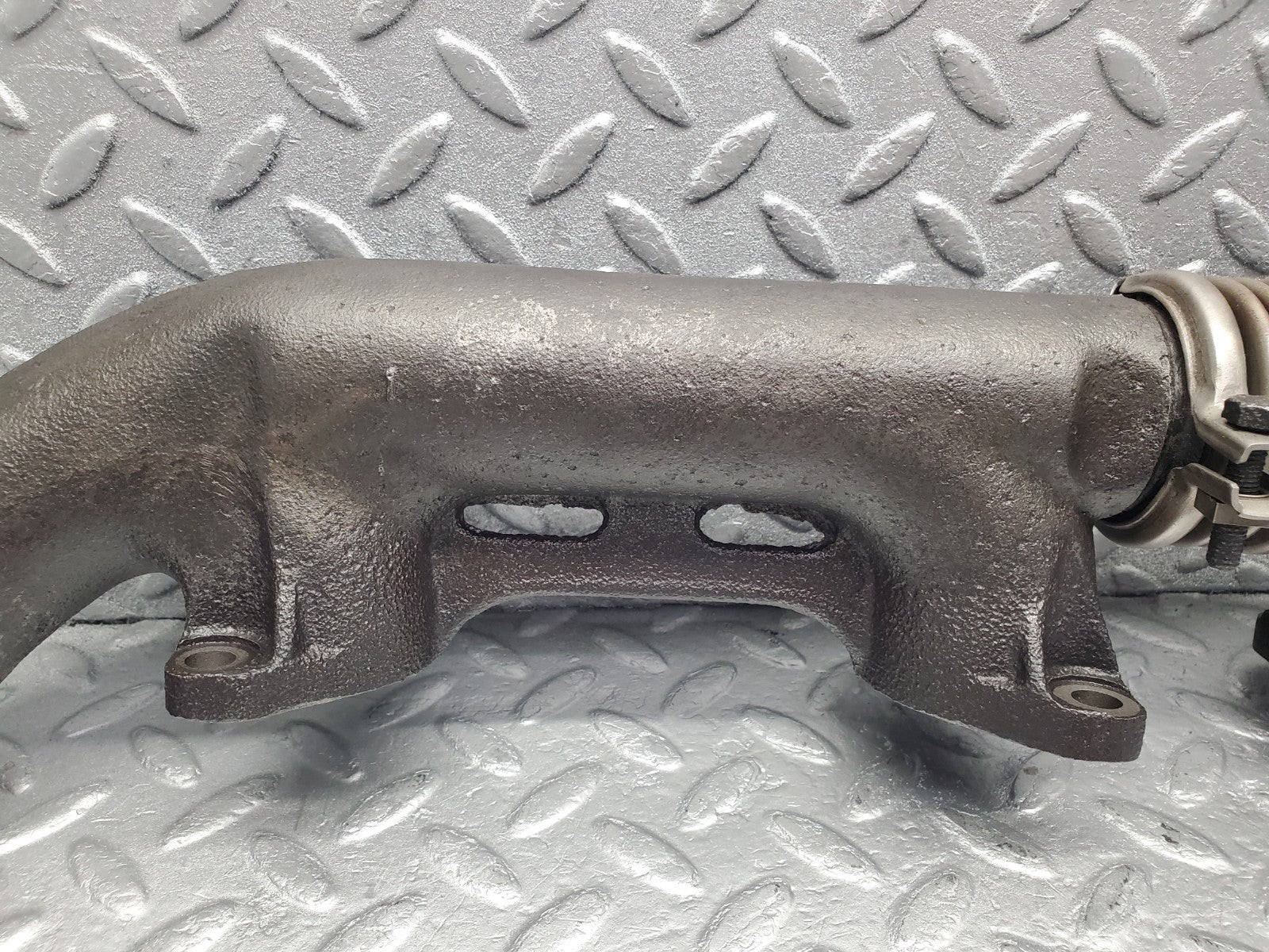 W126 Coupe exhaust manifold right used OEM