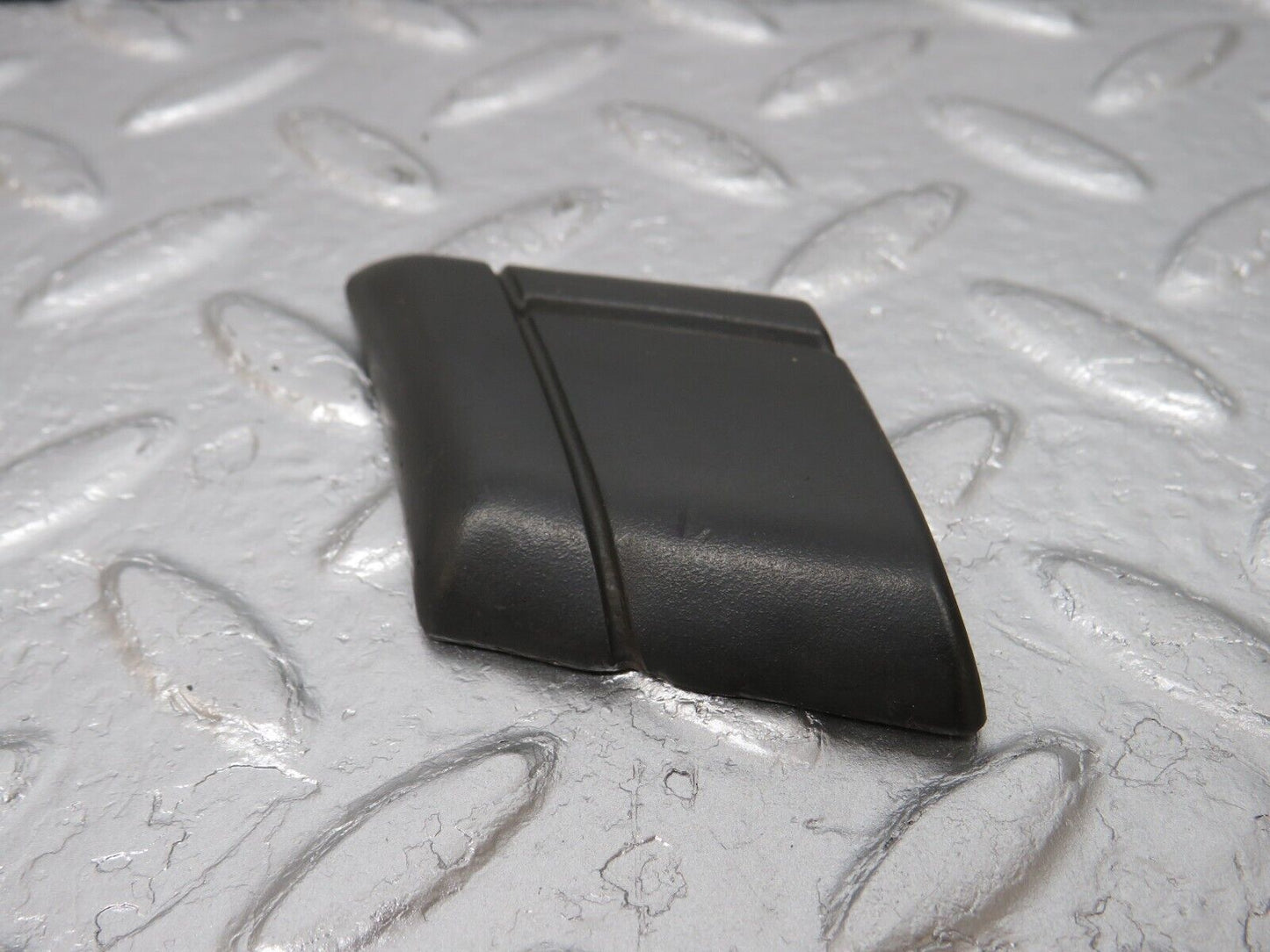 33998 Mercedes-Benz W124 260E Rear Right Fender Wing Centre Moulding Trim