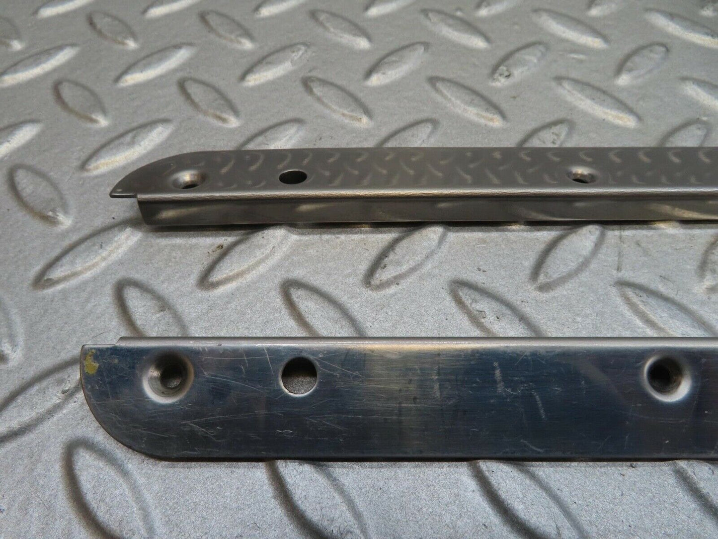 14386 Mercedes-Benz W116 350SE Sunroof Sliding Guide Rail L/R